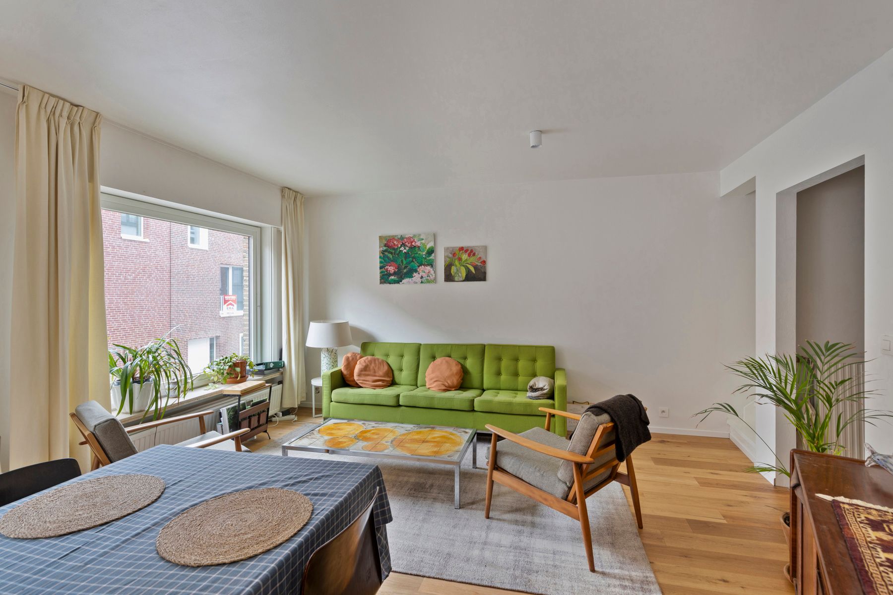 Instapklare stadswoning met grote garage ! foto 4