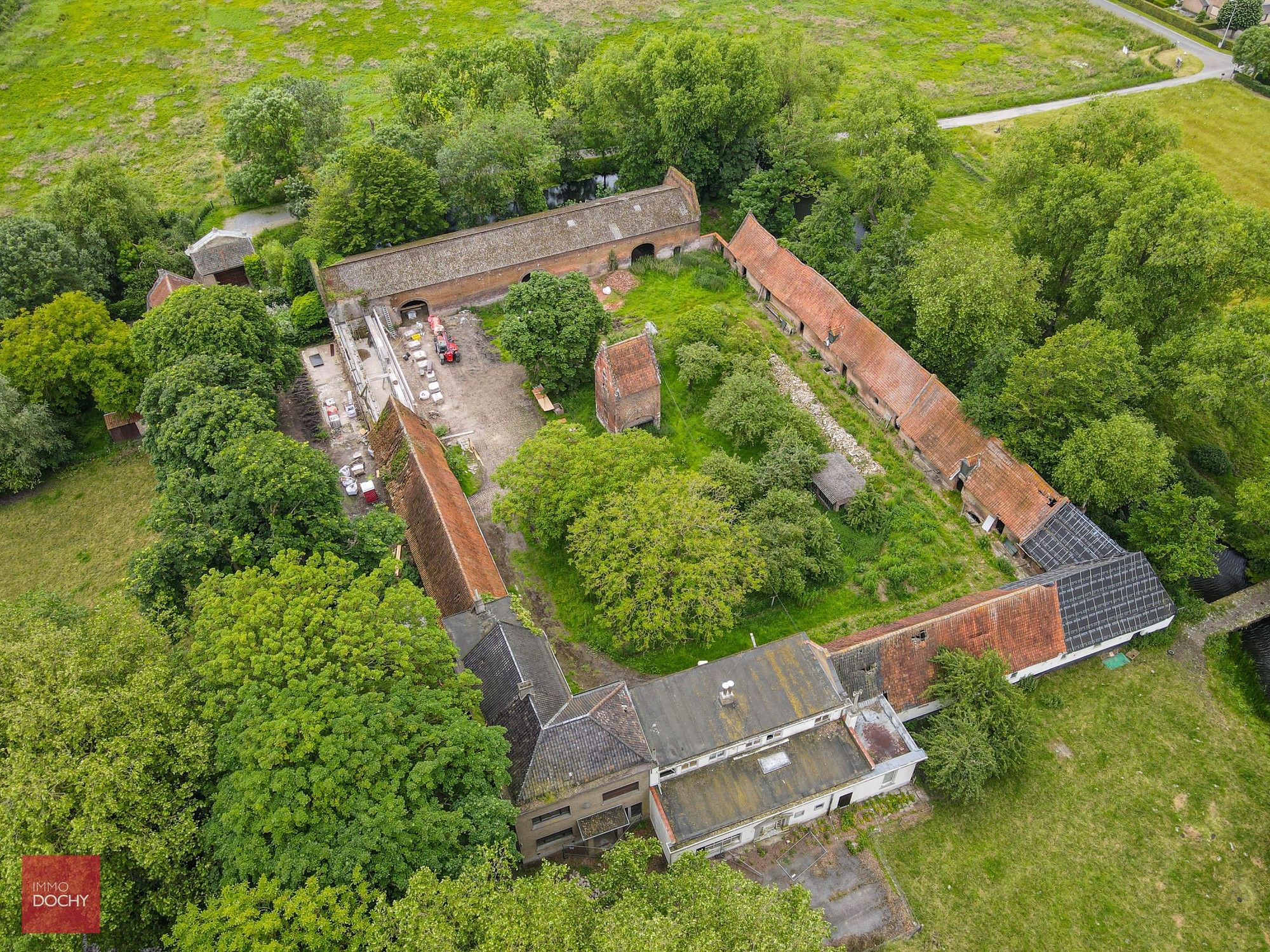 Historische kloosterhoeve aan de oevers van de Leie foto 7