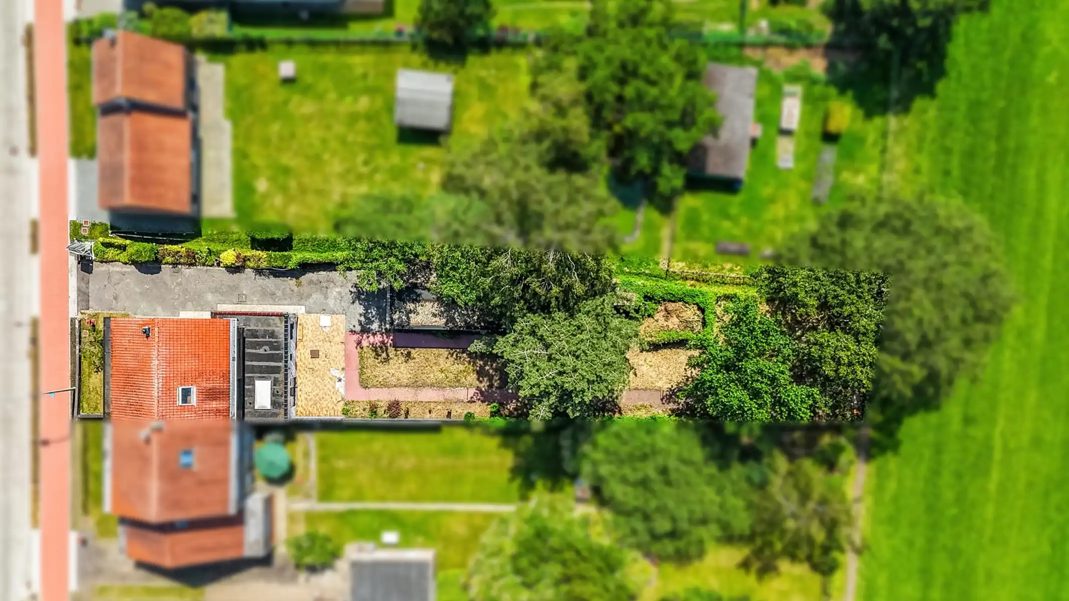 Statige woning met vrij uitzicht & vergund bijgebouw foto 4