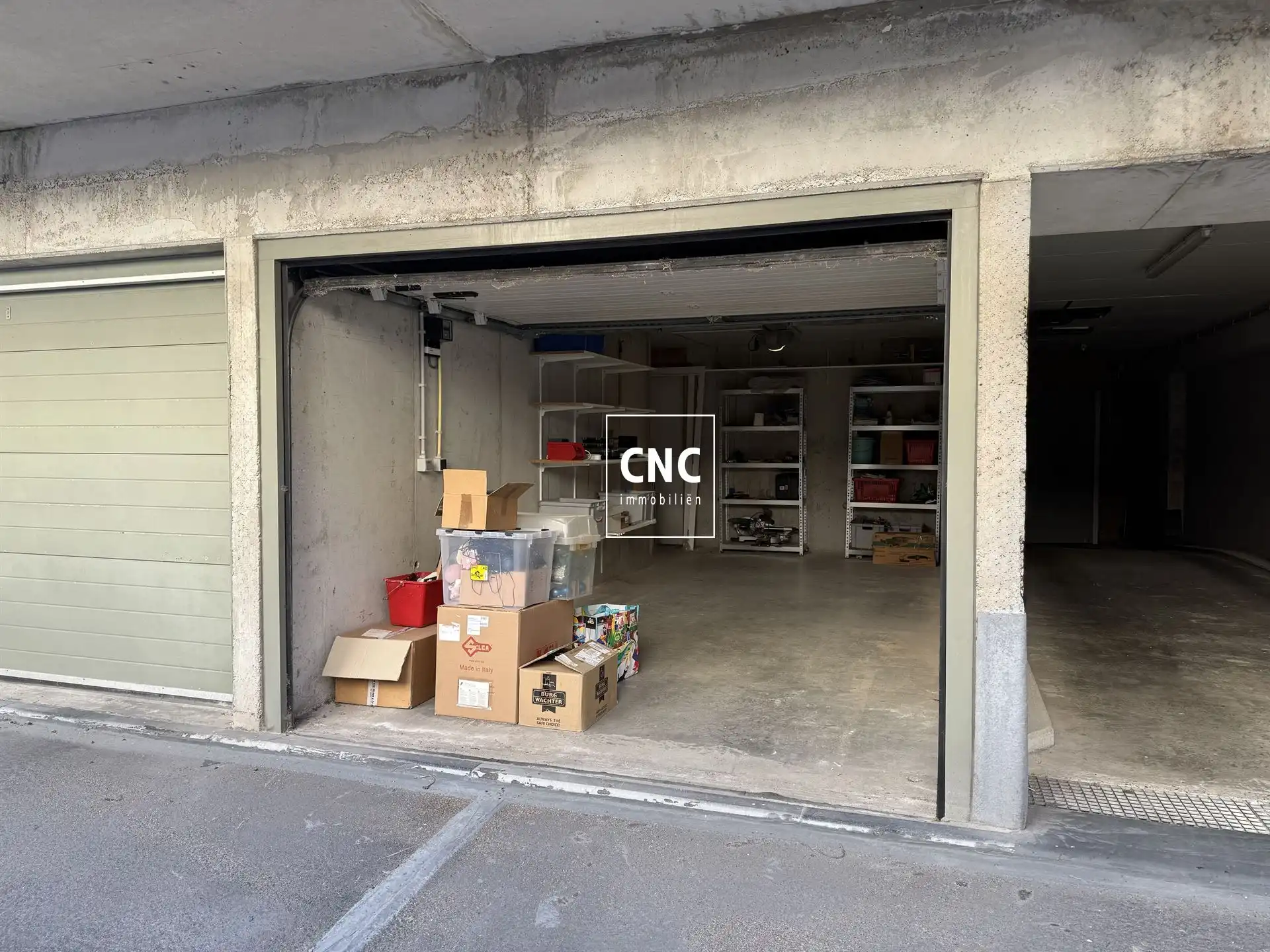 Gelijkvloerse, ruime garagebox in het centrum van Knokke foto 4