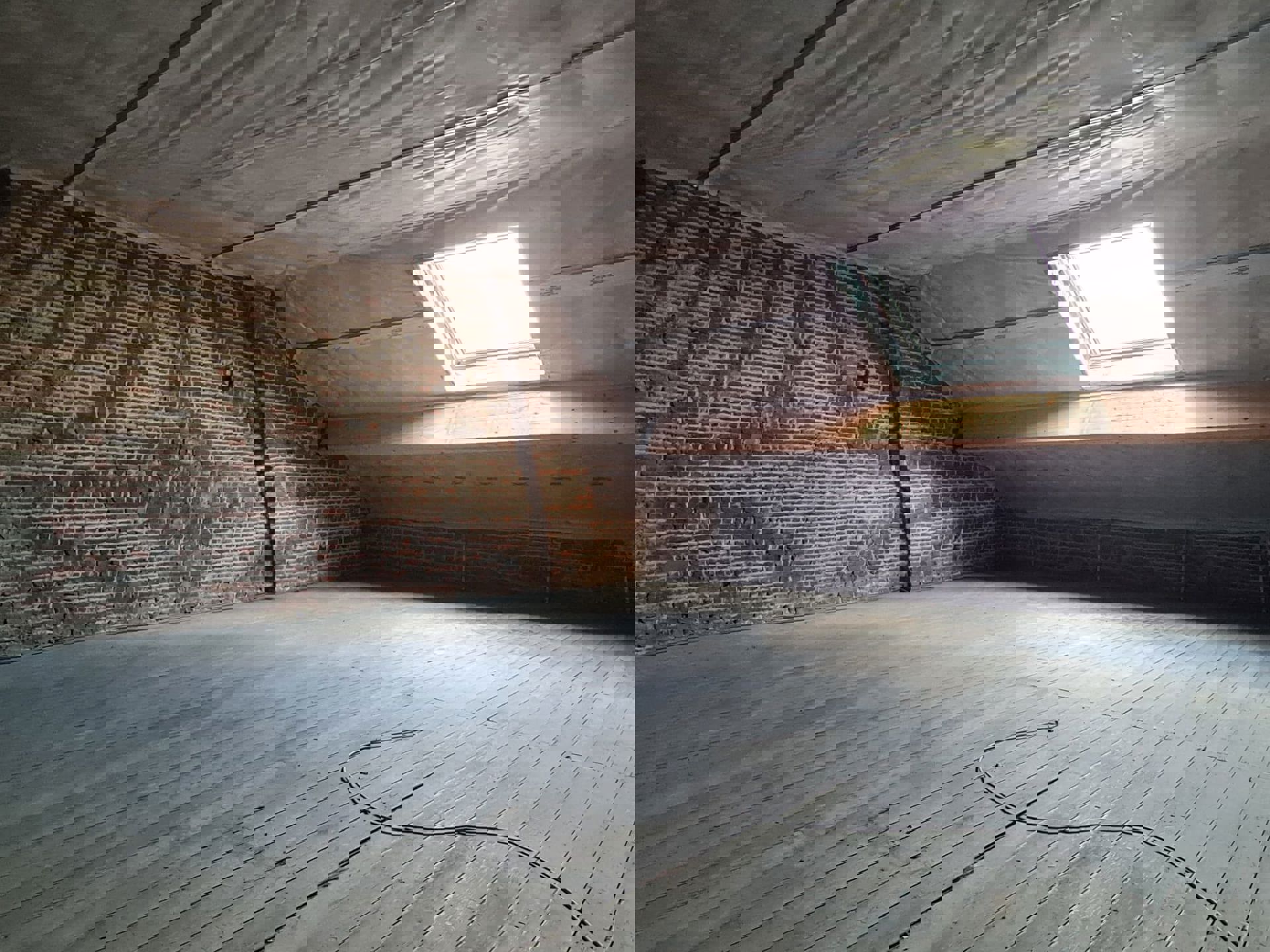 Statige woning met loodsen te Millen foto 24