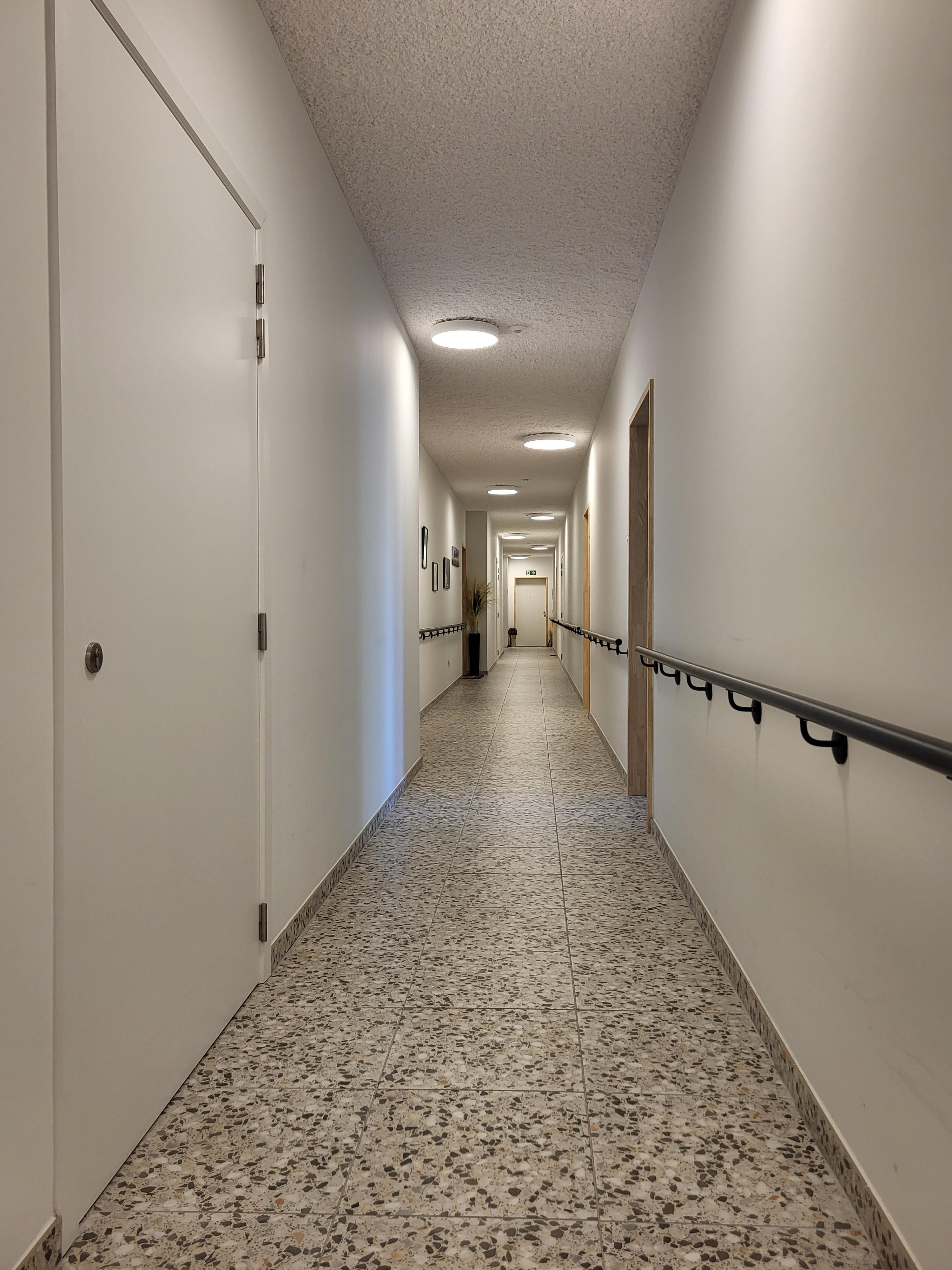 Prachtige assistentiewoning van 70m² met zonnig terras en gemeenschappelijke tuin, veel lichtinval! Ideale investering, verhuurd aan 24,99€/ dag.  foto 16
