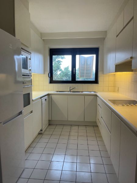 Zeer ruim appartement in centrum van Brasschaat foto 4