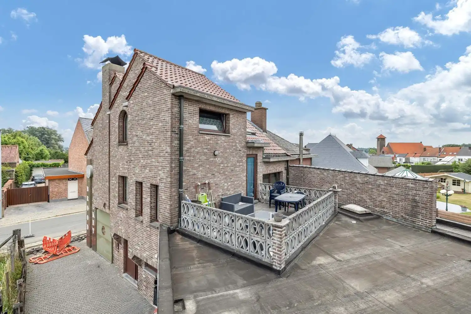 Uitzonderlijk ruime (handels) woning (300 m²) met atelier, dubbele garage en diepe tuin in Denderleeuw foto 25