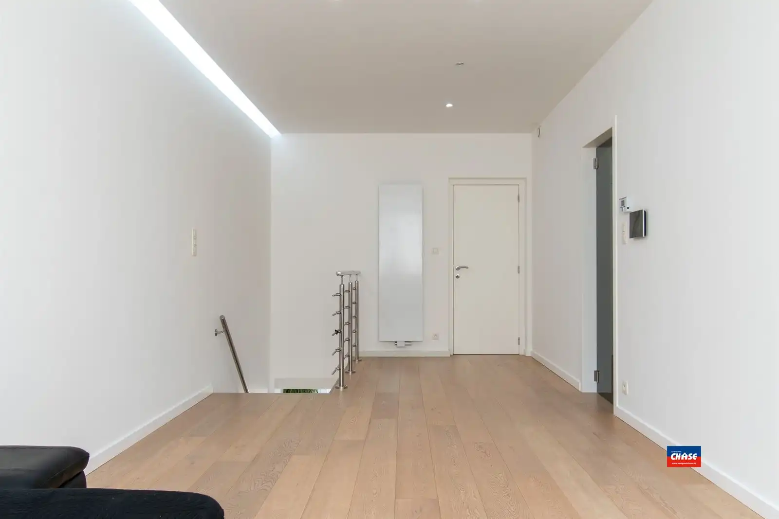 Gerenoveerde woning met terras, drie slaapkamers en garage foto 22