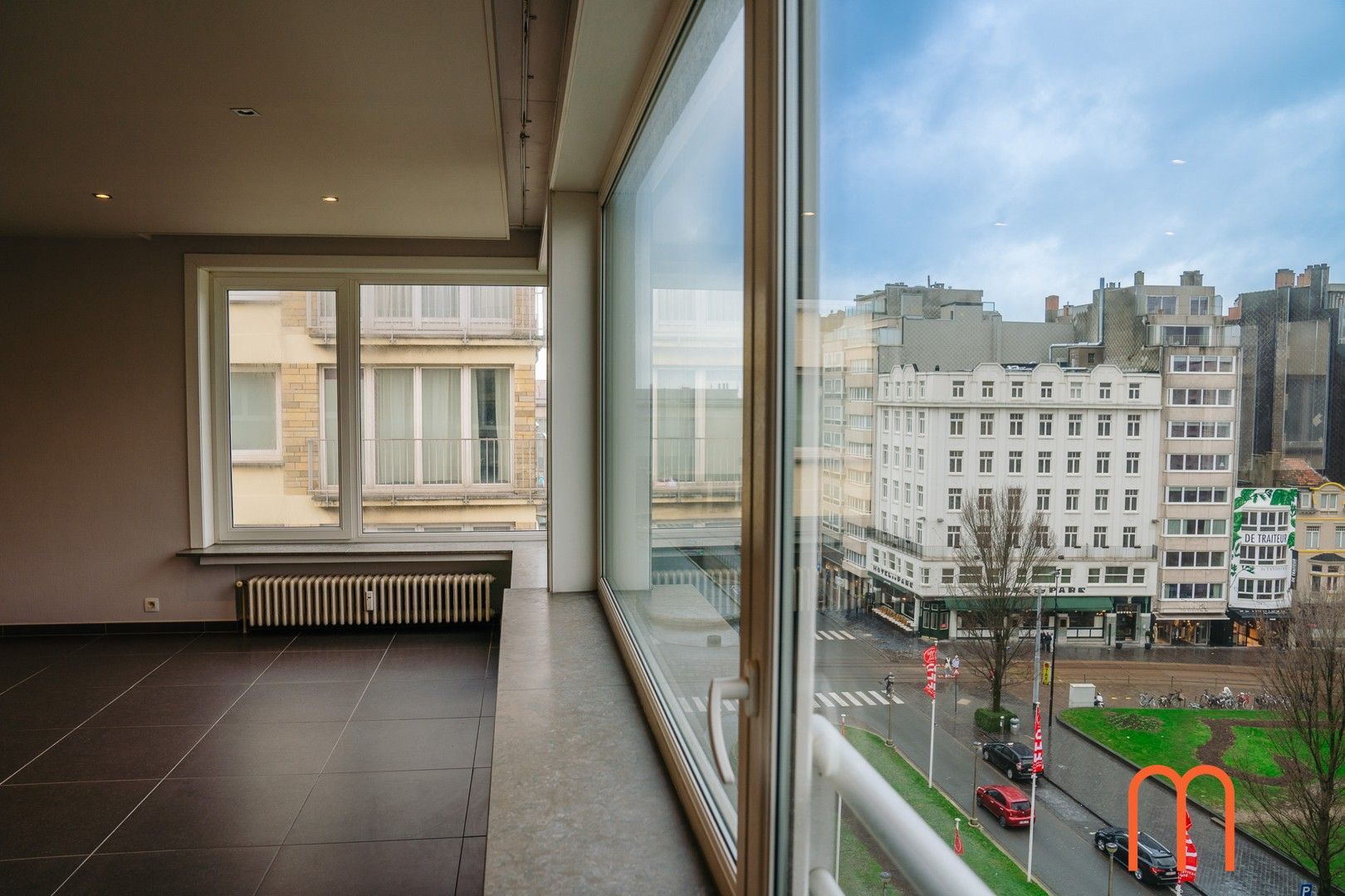 Heel mooi, instapklaar appartement op 50 m van het Casino Kursaal en de zeedijk. foto 2