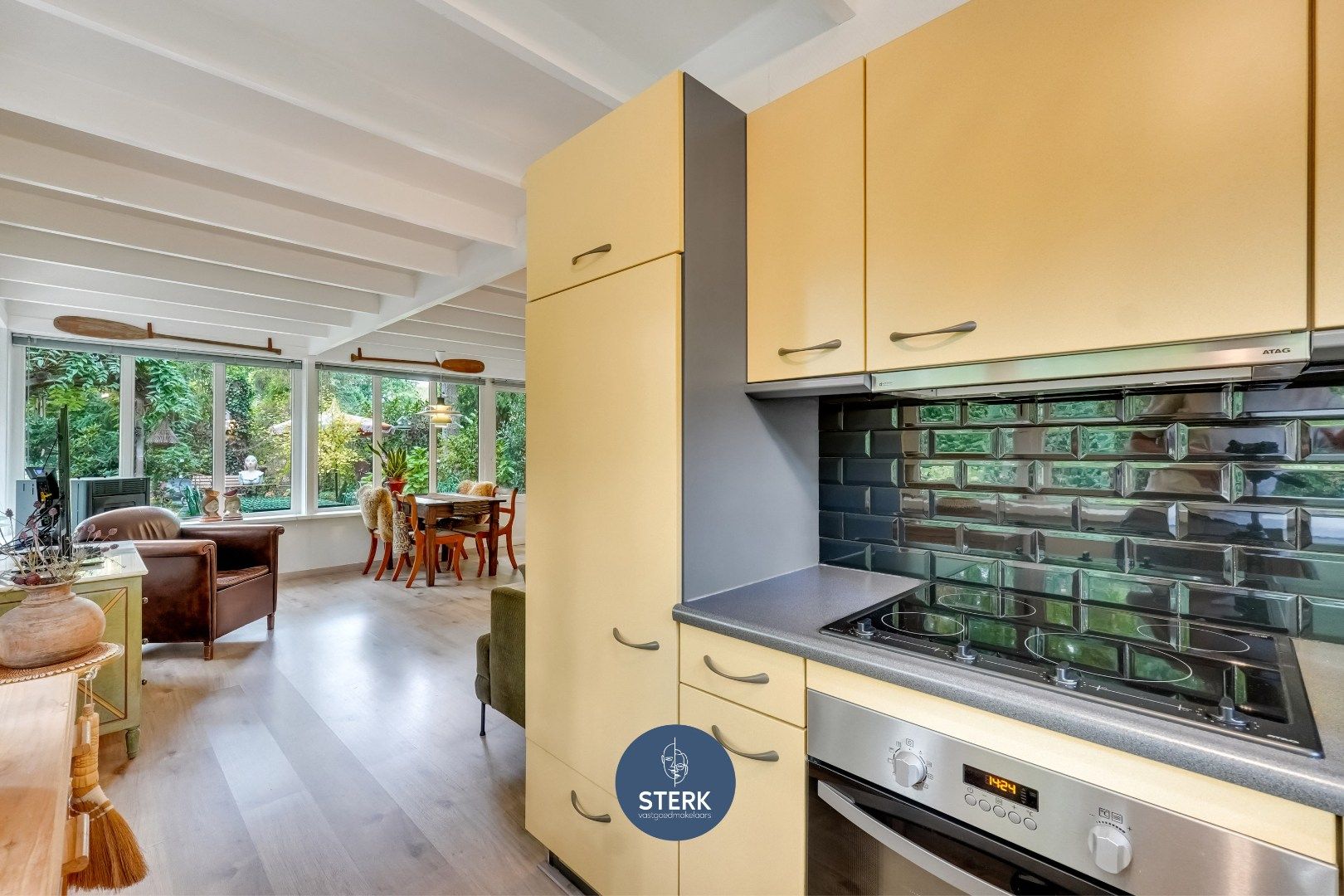 RECENT OPGEKNAPTE VAKANTIEWONING MET PRACHTIG GROEN UITZICHT !  foto 9
