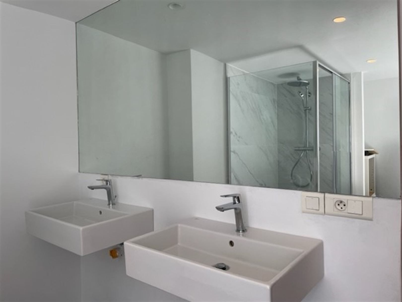 Gemeubeld  2 slaapkamer duplex appartement op 't Zuid! foto 14