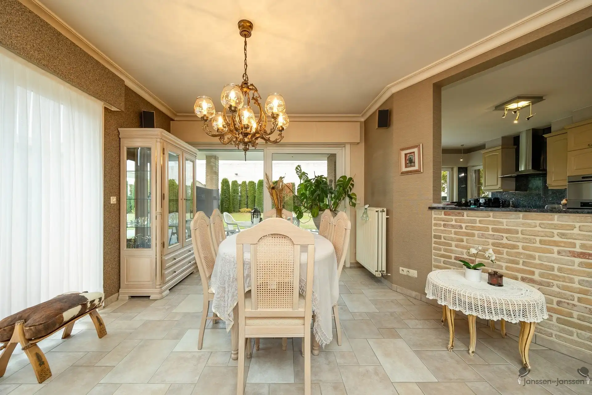 Rustig gelegen bungalow op 1600m² terrein  foto 5