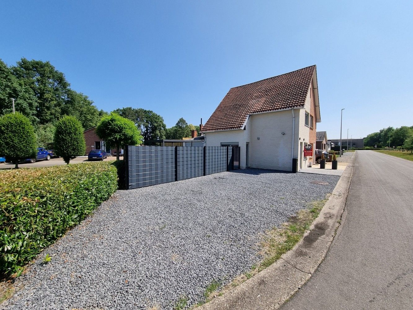 Mooie, gerenoveerde woning met prachtig terras en ruime tuin foto 37