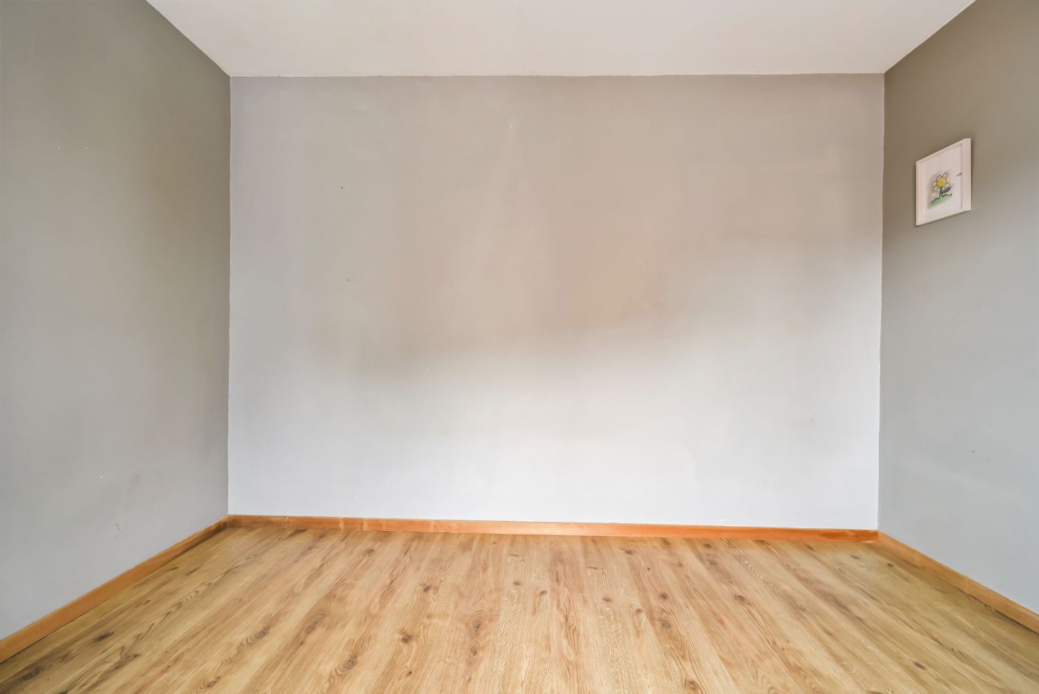 Licht op te frissen twee slaapkamer appartement op een uitstekende locatie foto 13