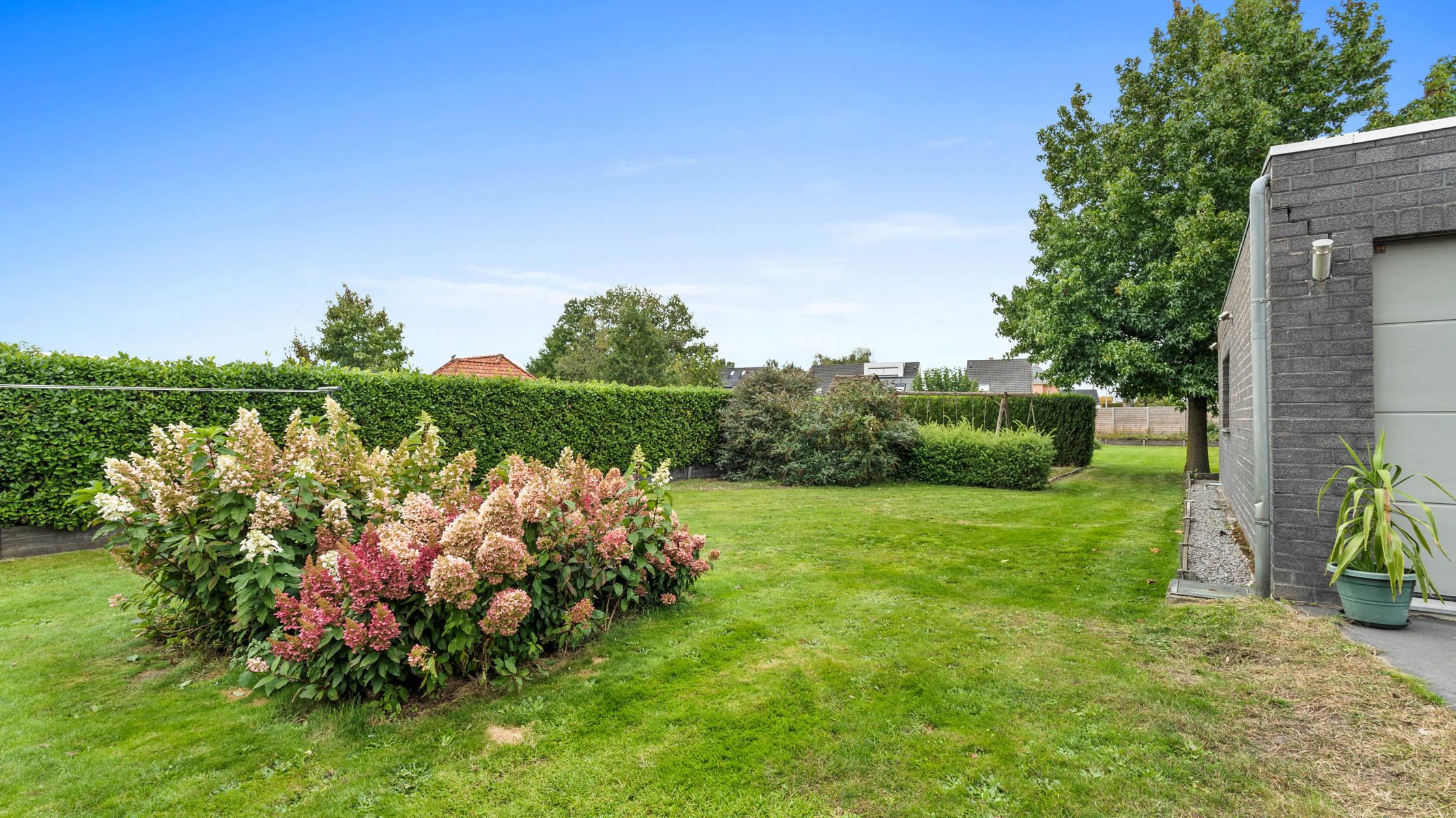 Ruime gezinswoning met handelsruimte gelegen in Mol-Ginderbuiten. foto 28