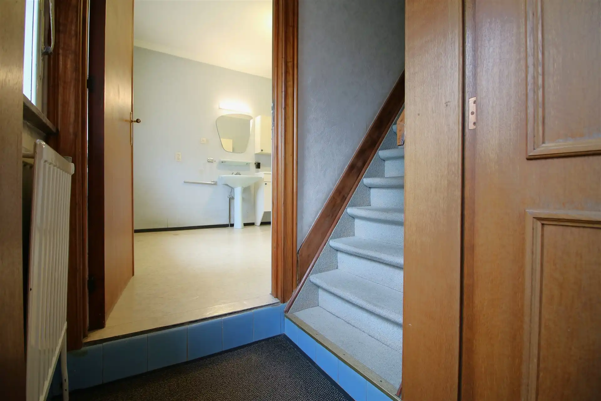 Te renoveren woning met tuin en garage foto 10