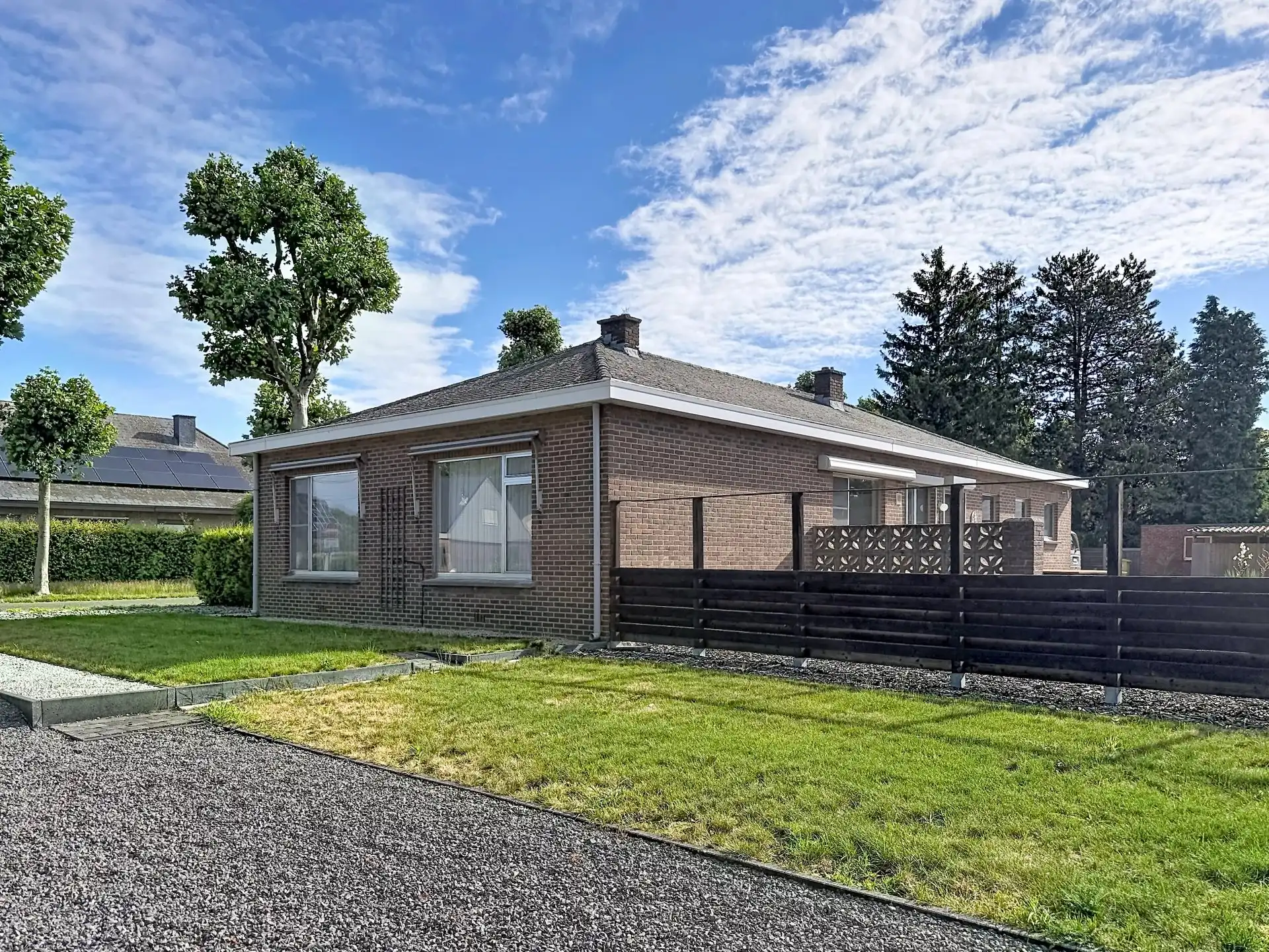 Te renoveren gelijkvloerse woning met 3 slaapkamers op een ruim perceel. foto 33