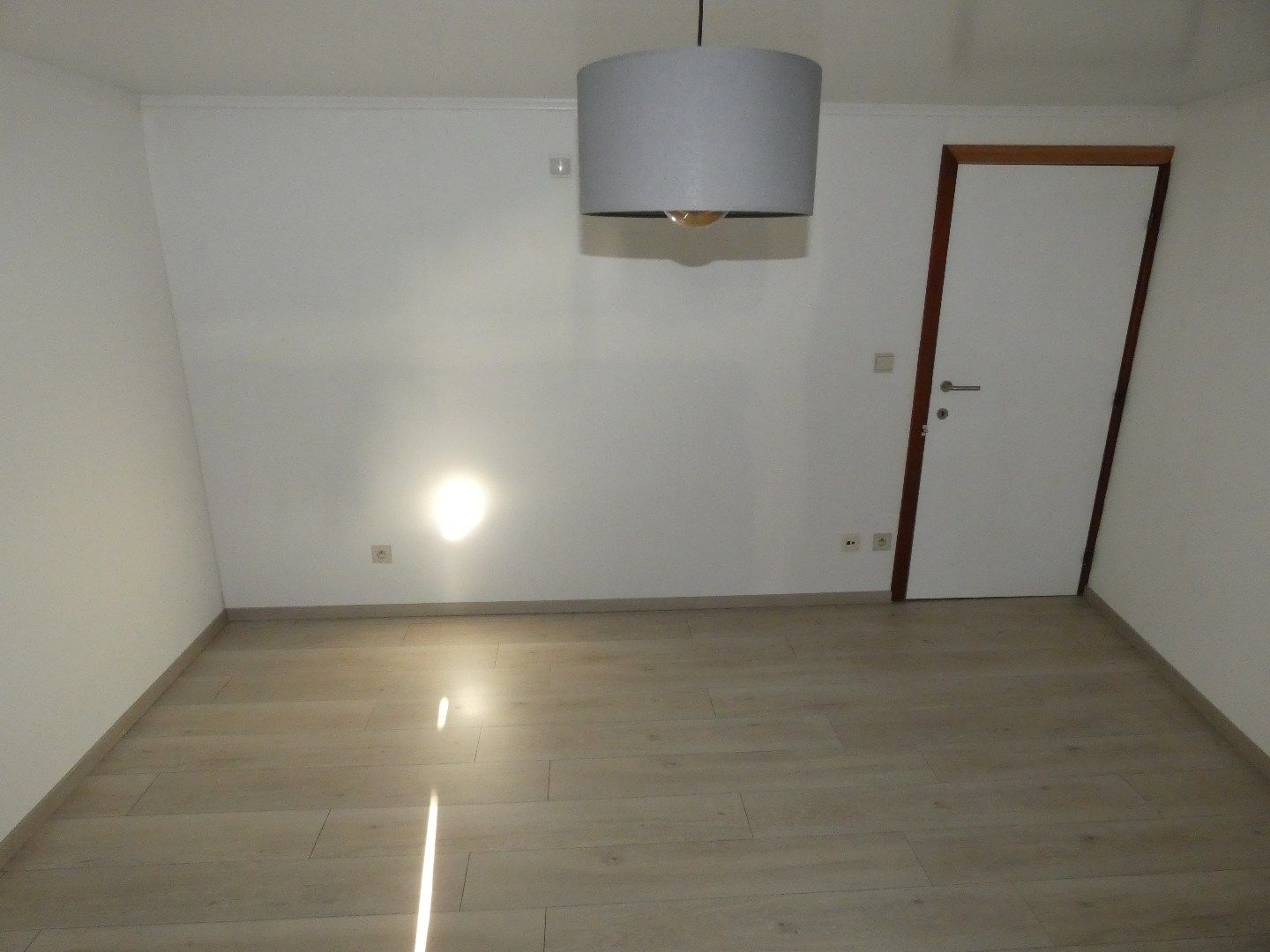 Gezellige woning met 3 slpk, koer en terras, gunstig gelegen in Torhout foto 8