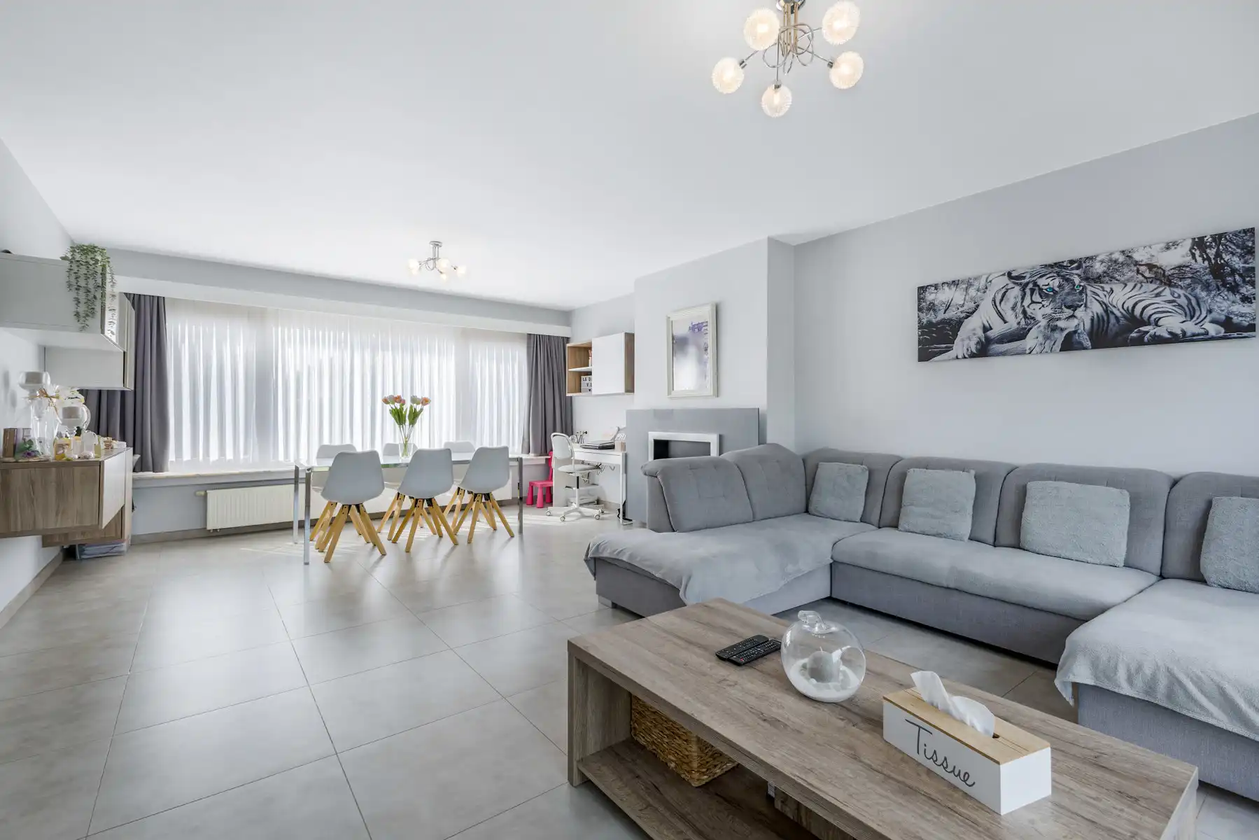Goed gelegen woning met drie slaapkamers en garage foto 4