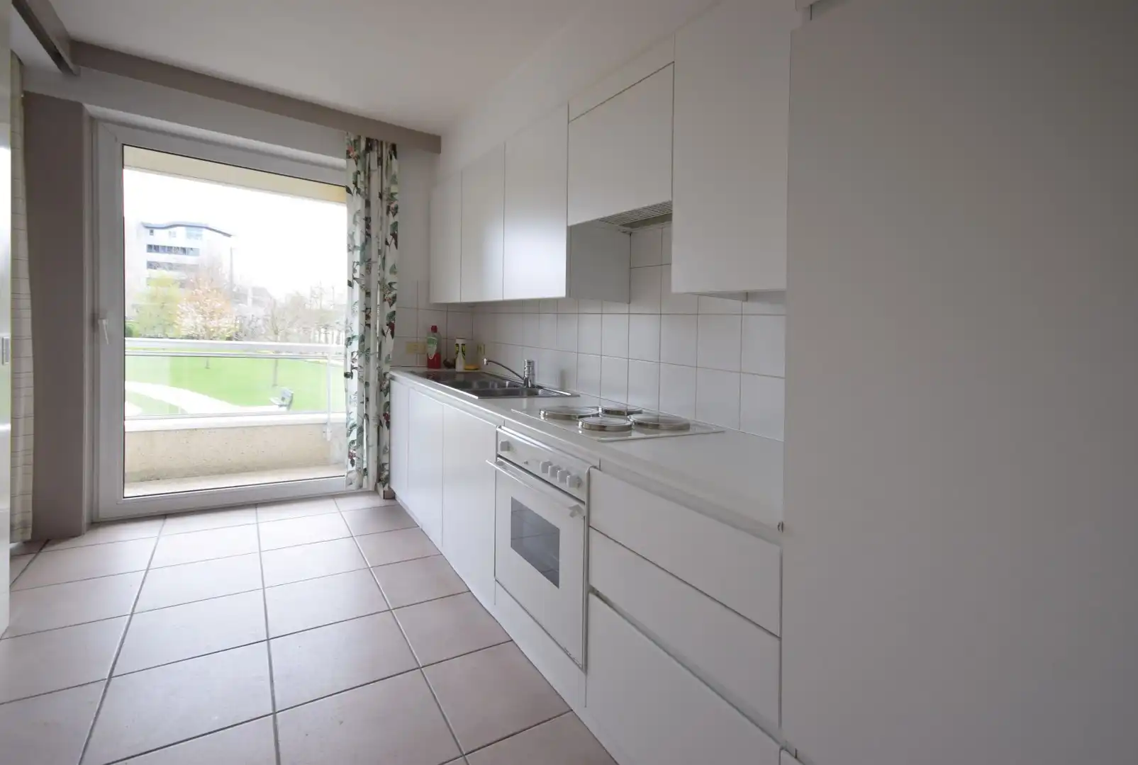 Ruim appartement met 2 slaapkamers en terras in residentie Helminge foto 3