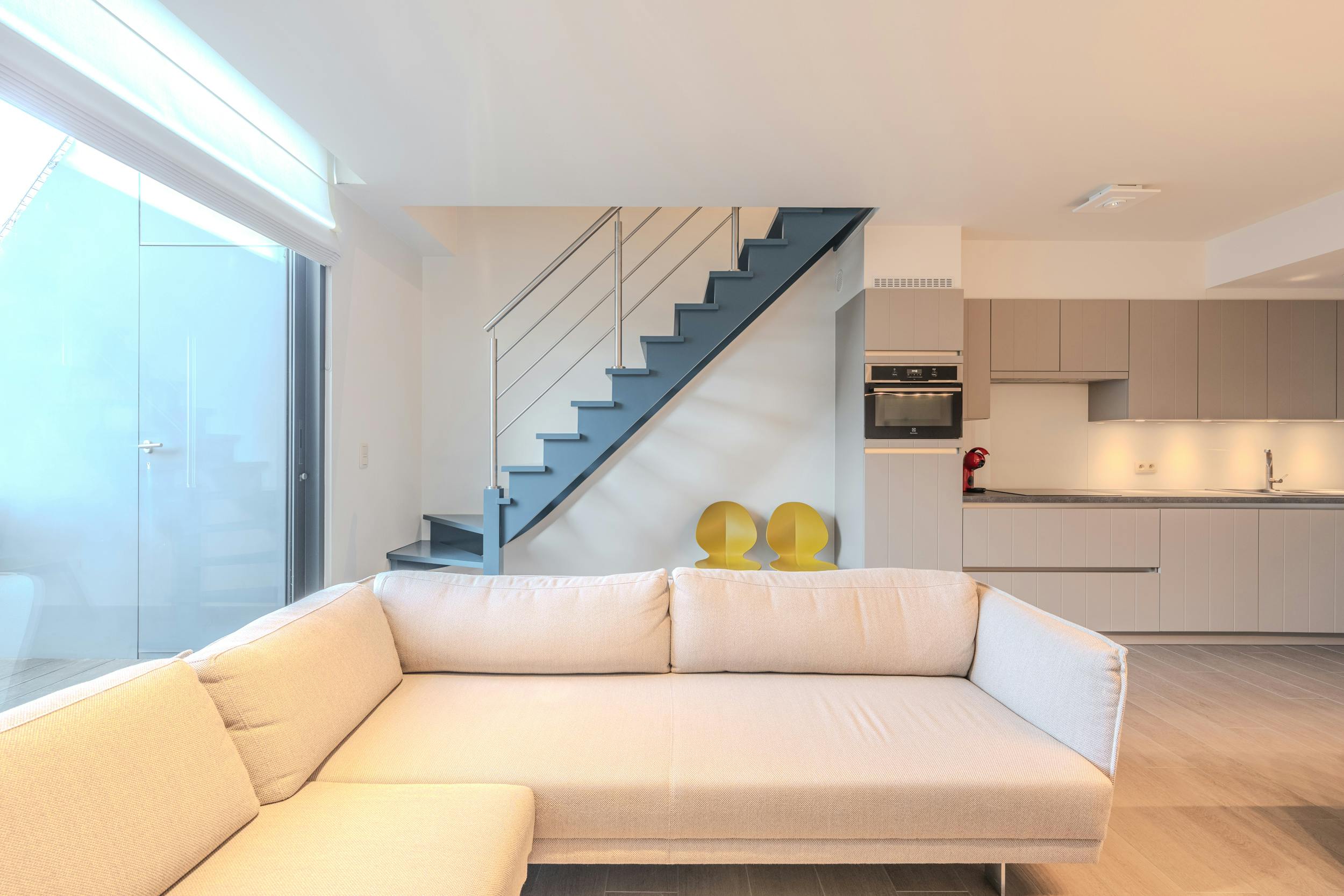 Recent twee slaapkamer appartement op absolute topligging! foto 12