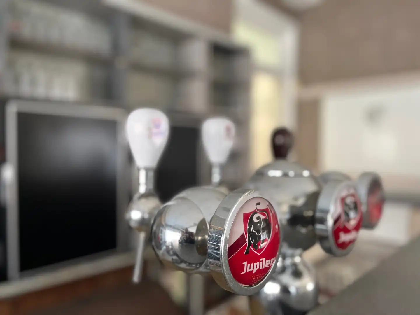 Hoekpand voor gemengd gebruik, vroeger gekend als café "De Vierweg" foto 5