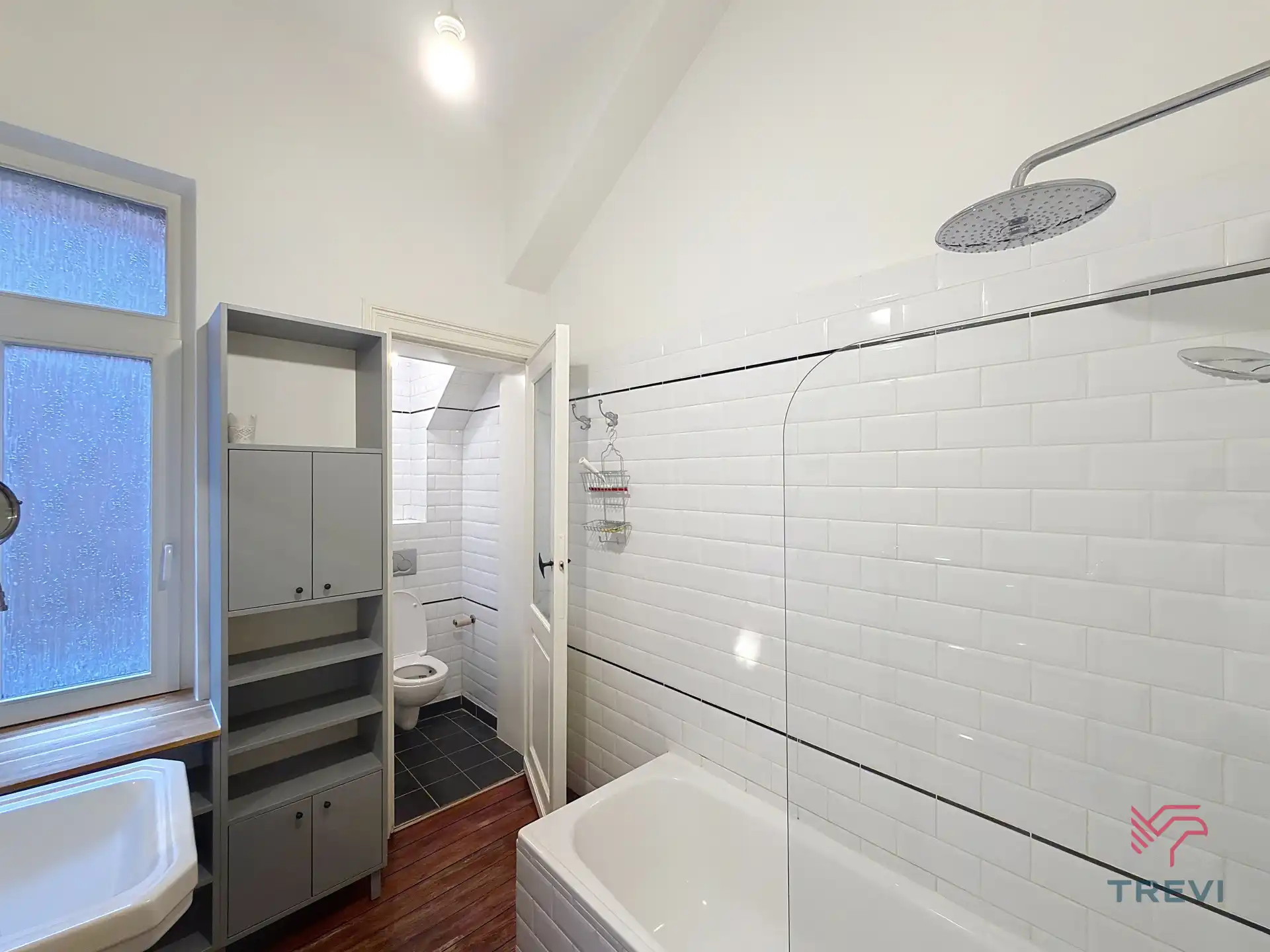 Gemeubileerd appartement met 2 slaapkamers in het centrum van Brussel!   foto 19