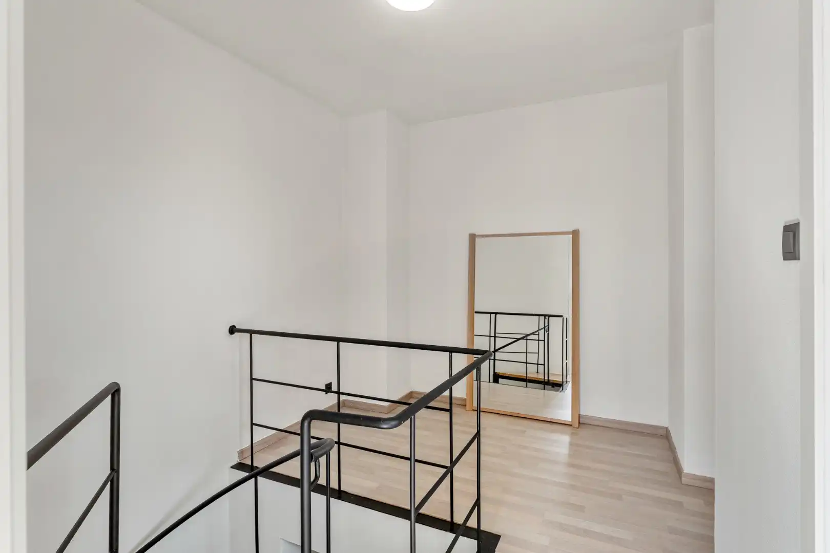 Recent gerenoveerd Duplex appartement met 3 slaapkamers en garagebox in het centrum van Hasselt. foto 13