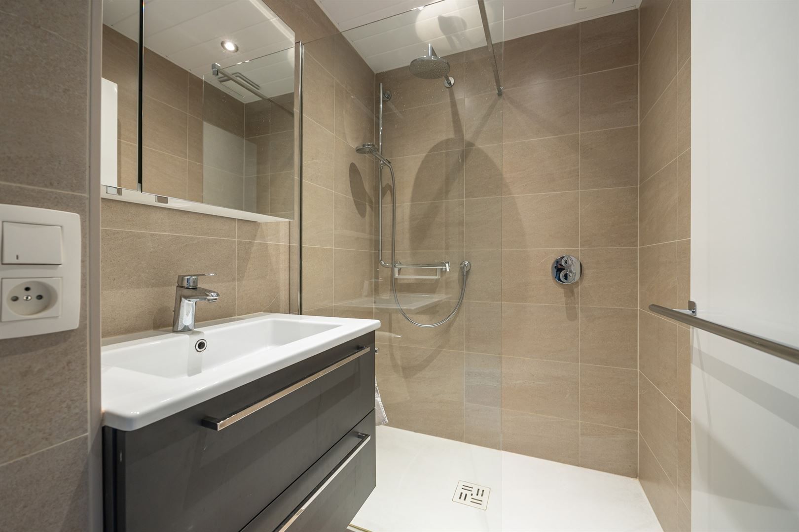 Gezellig appartement aan de Nekkerspoel in Mechelen foto 8