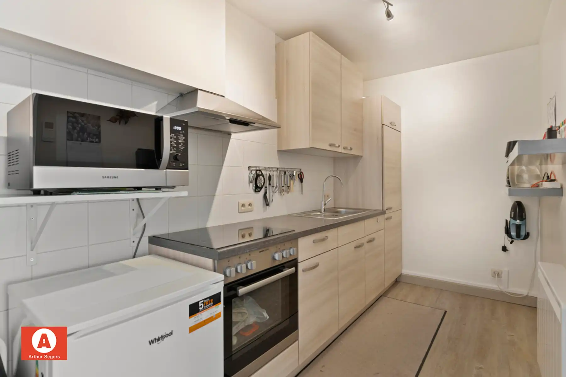 Instapklaar Gelijkvloers appartement mét garage.  foto 9