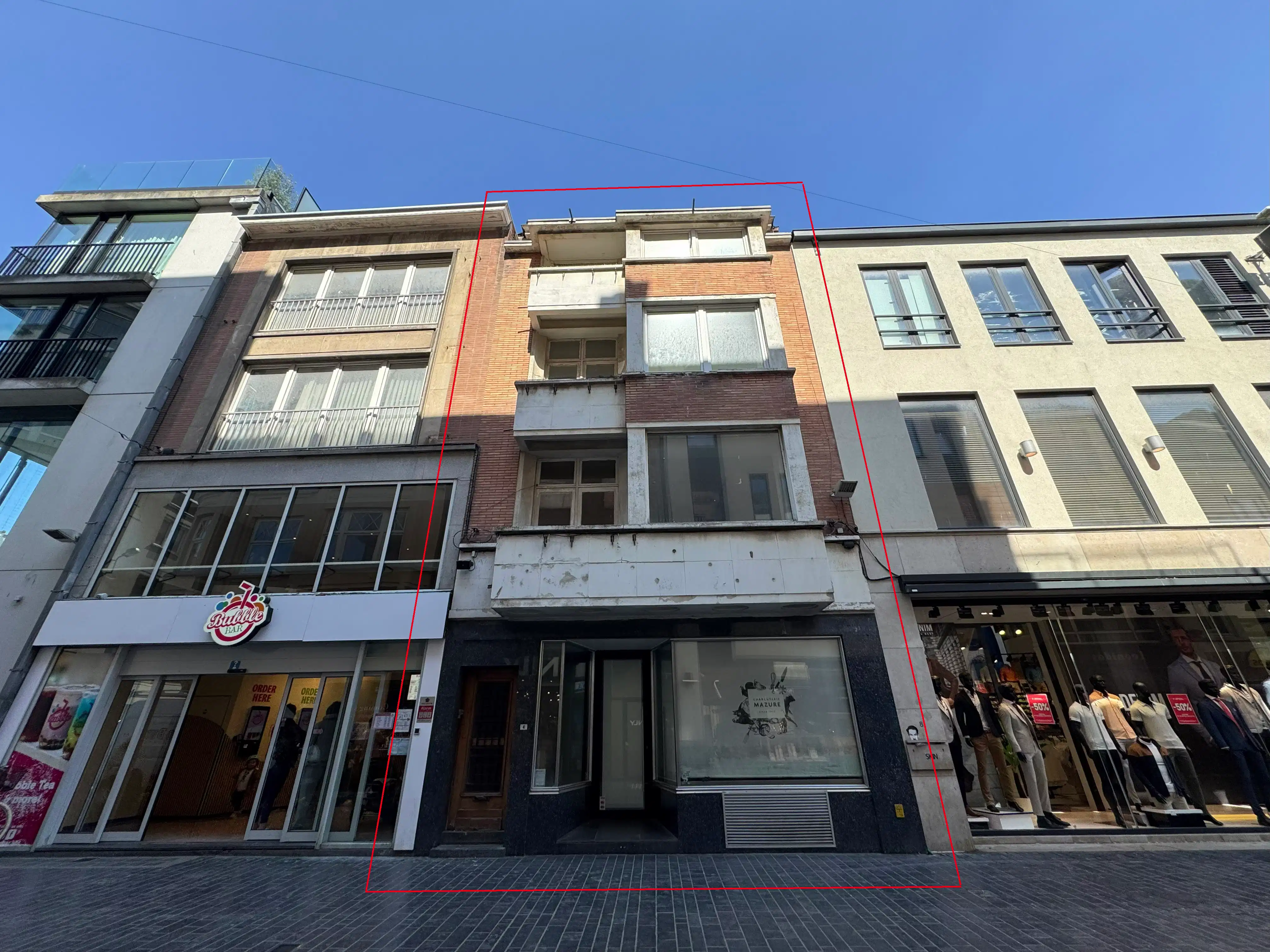 Handelsgelijkvloers 82m² foto {{pictureIndex}}