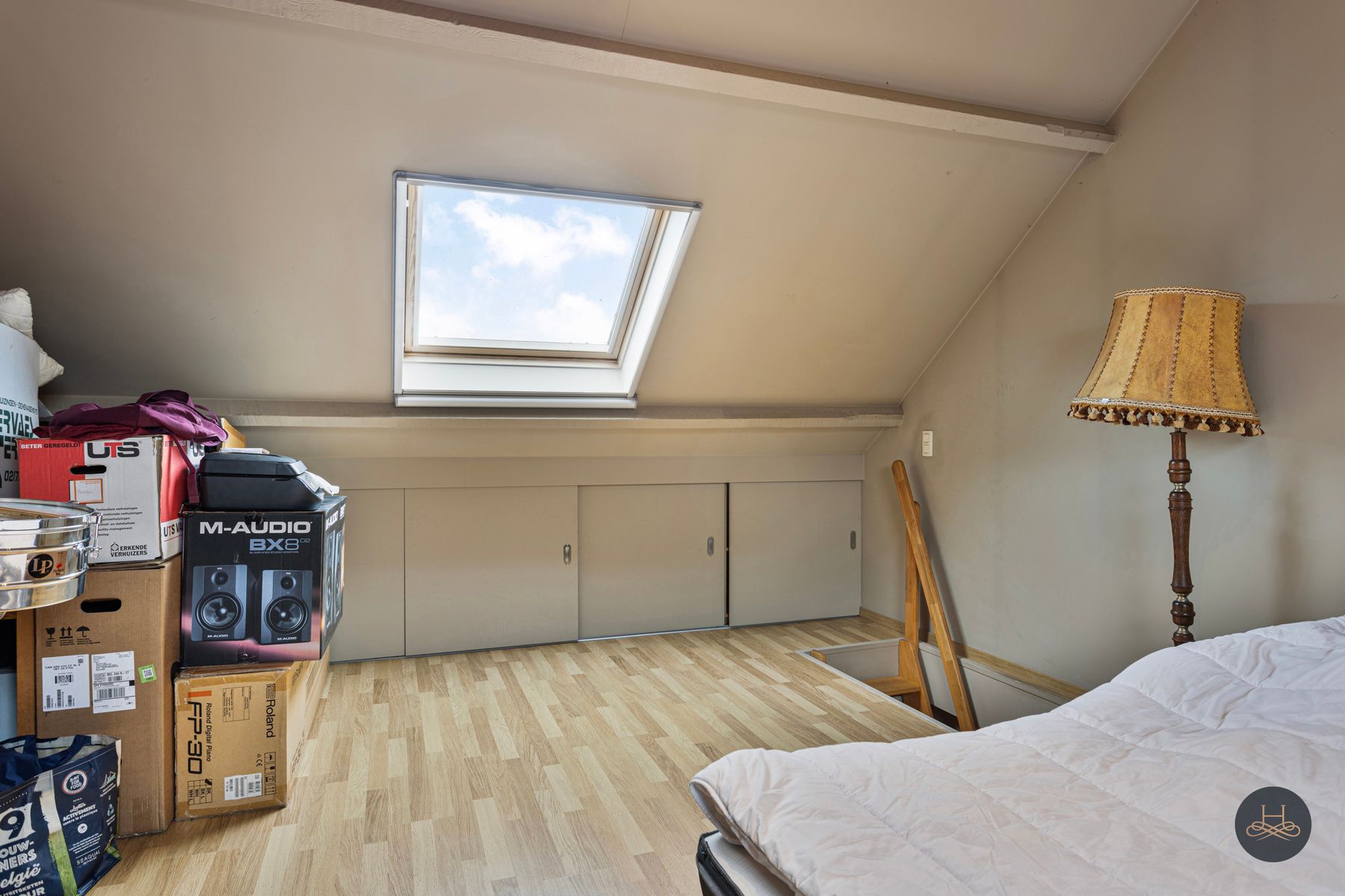 Gerenoveerde woning met grote garage/opslagplaats van +- 90 m2 foto 34