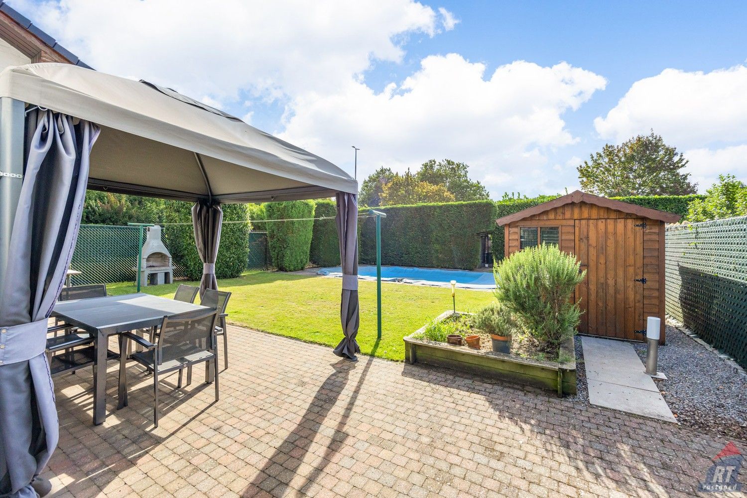 Charmante woning met zwembad op toplocatie in Sint-Truiden foto 19