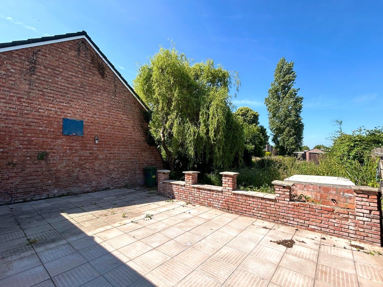 Ruime te renoveren woning met grote tuin en garage op gunstige locatie foto 18