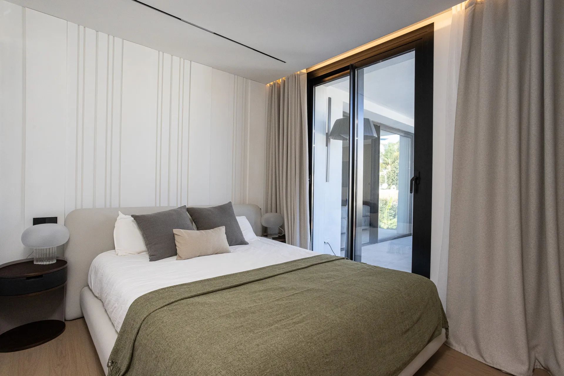 Ervaar ultieme luxe: exclusieve villa met infinity pool en panoramisch uitzicht in Nueva Andalucia foto 17