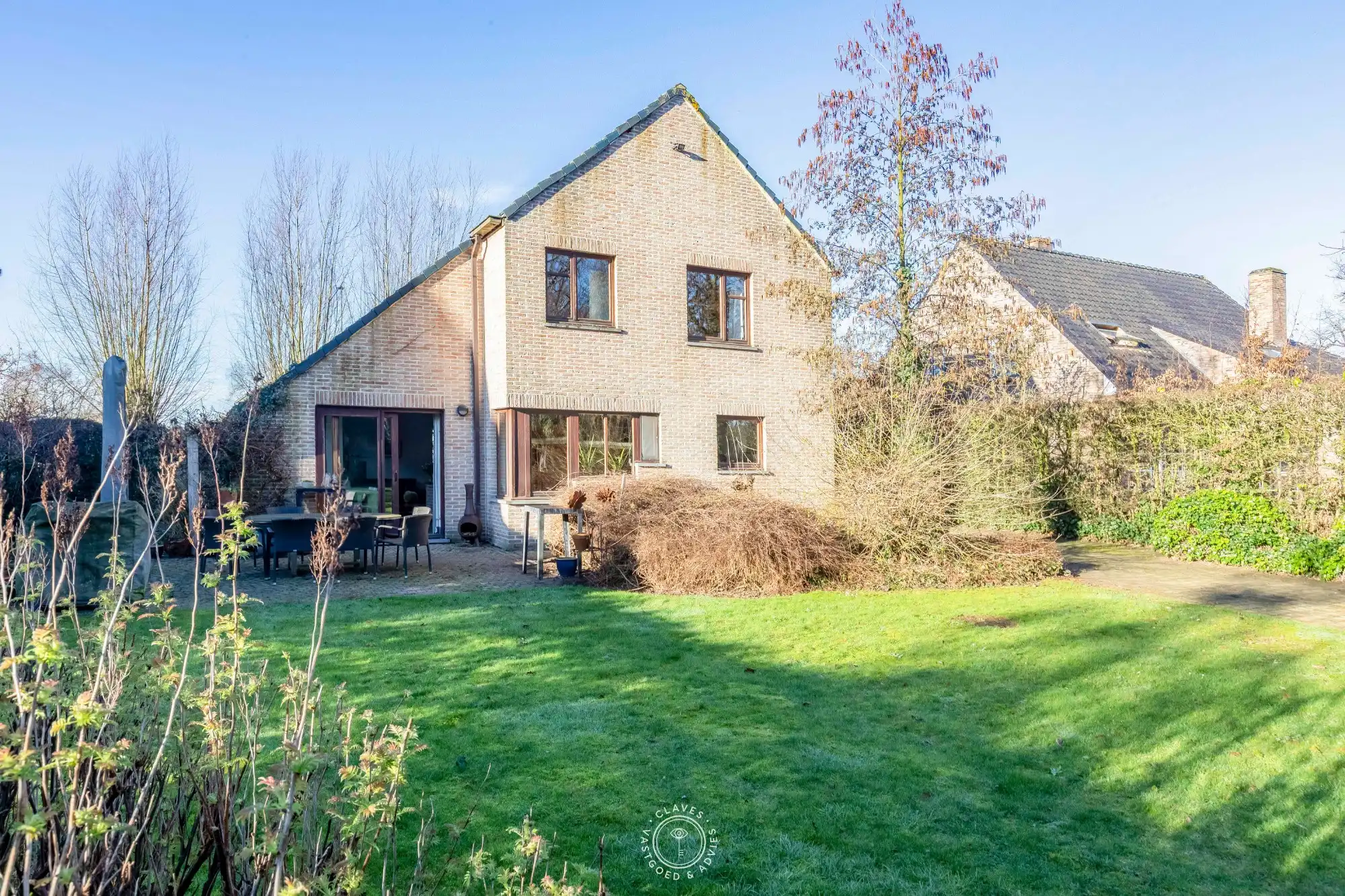 Welgelegen villa in Sinaai op een kwalitatief perceel foto {{pictureIndex}}