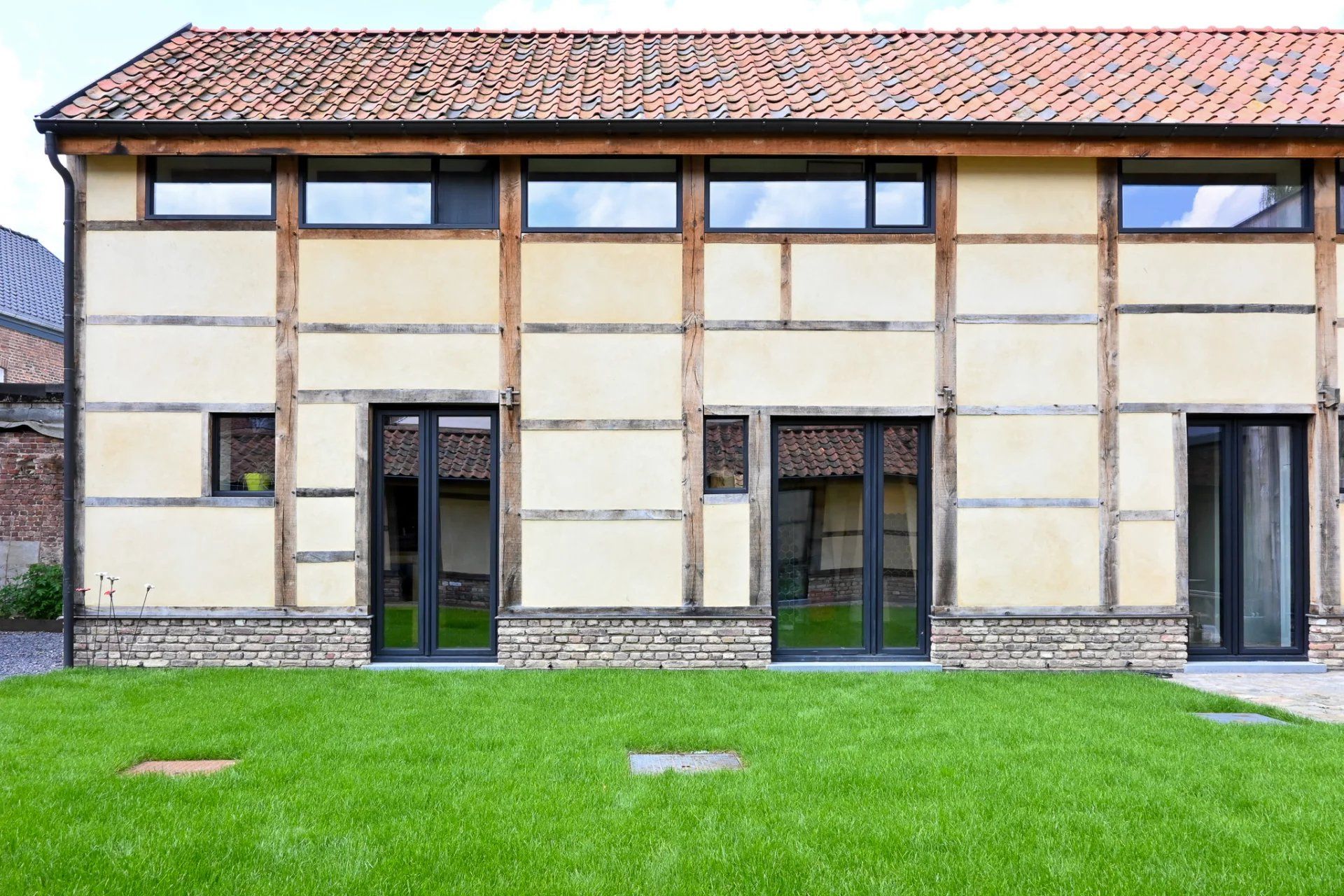 Beschermd erfgoed te koop : Hoeve 'In de klok' te Wimmertingen foto 3