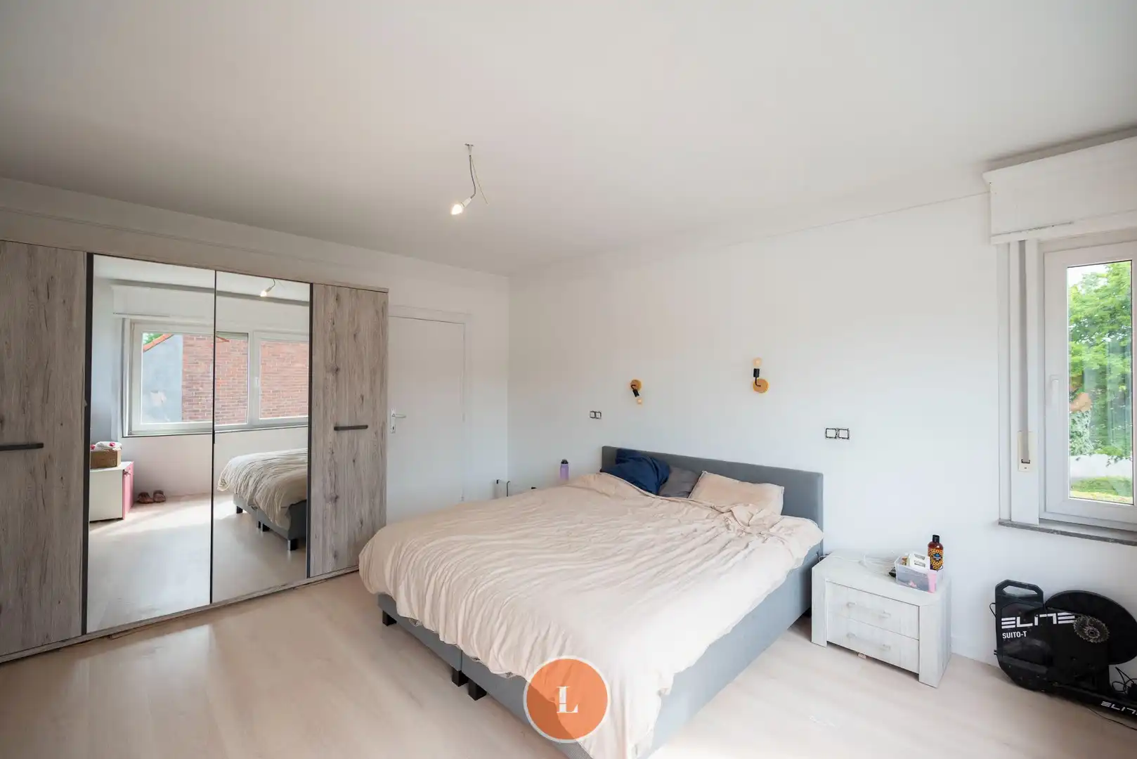 Halfopen woning met 2 slaapkamers (4 mogelijk) en garage foto 7