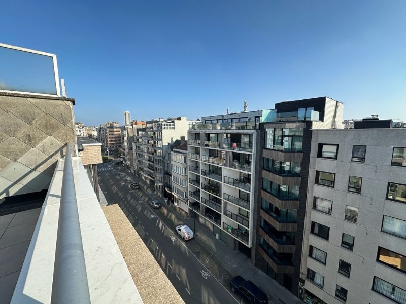Uniek 1slpk dakappartement met royale zonneterassen op wandelafstand van zee ! foto 5