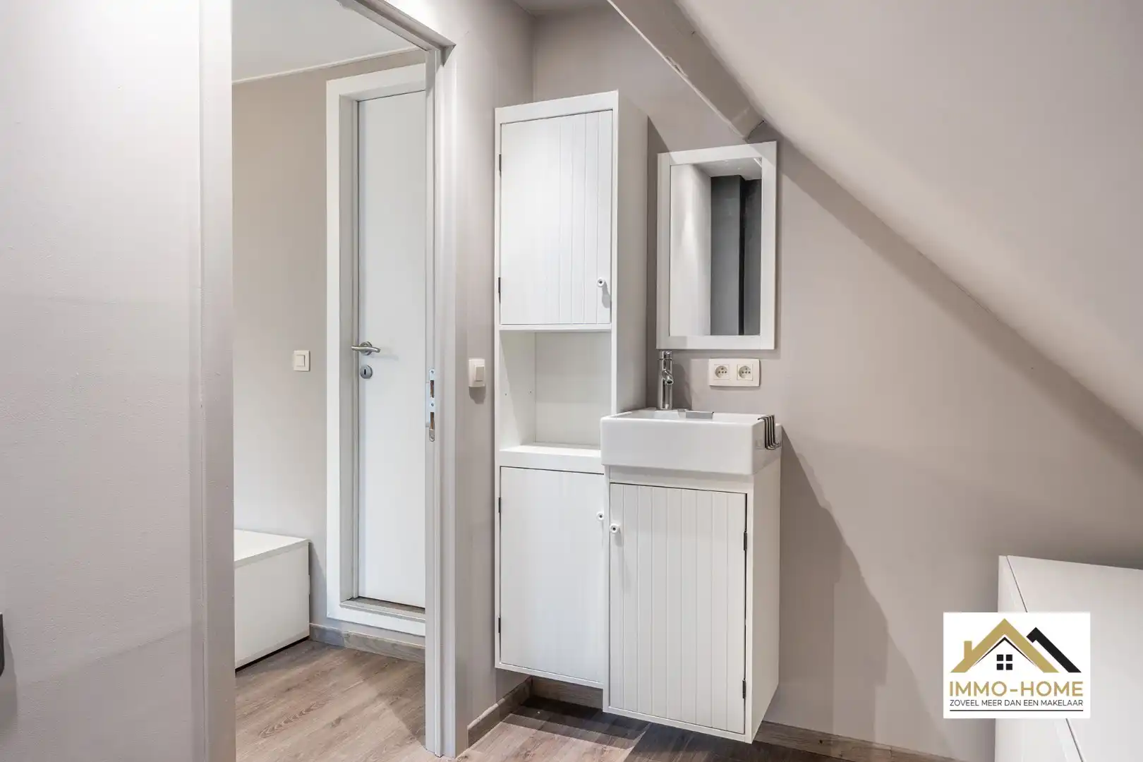 Prachtige gerenoveerde HOB met landelijk uitzicht!  foto 26