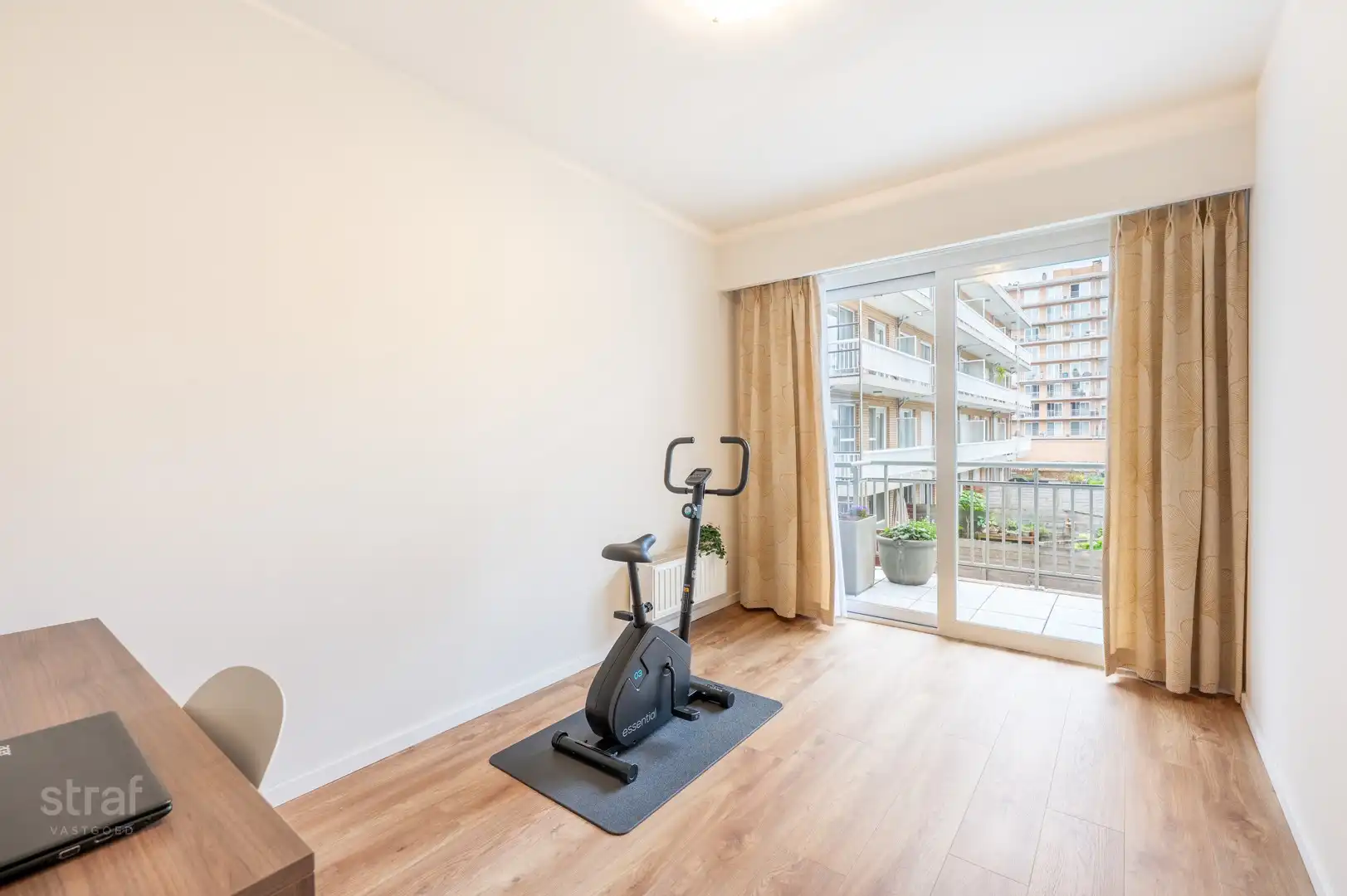Smaakvol gerenoveerd doorloopappartement met 3 slaapkamers foto 10