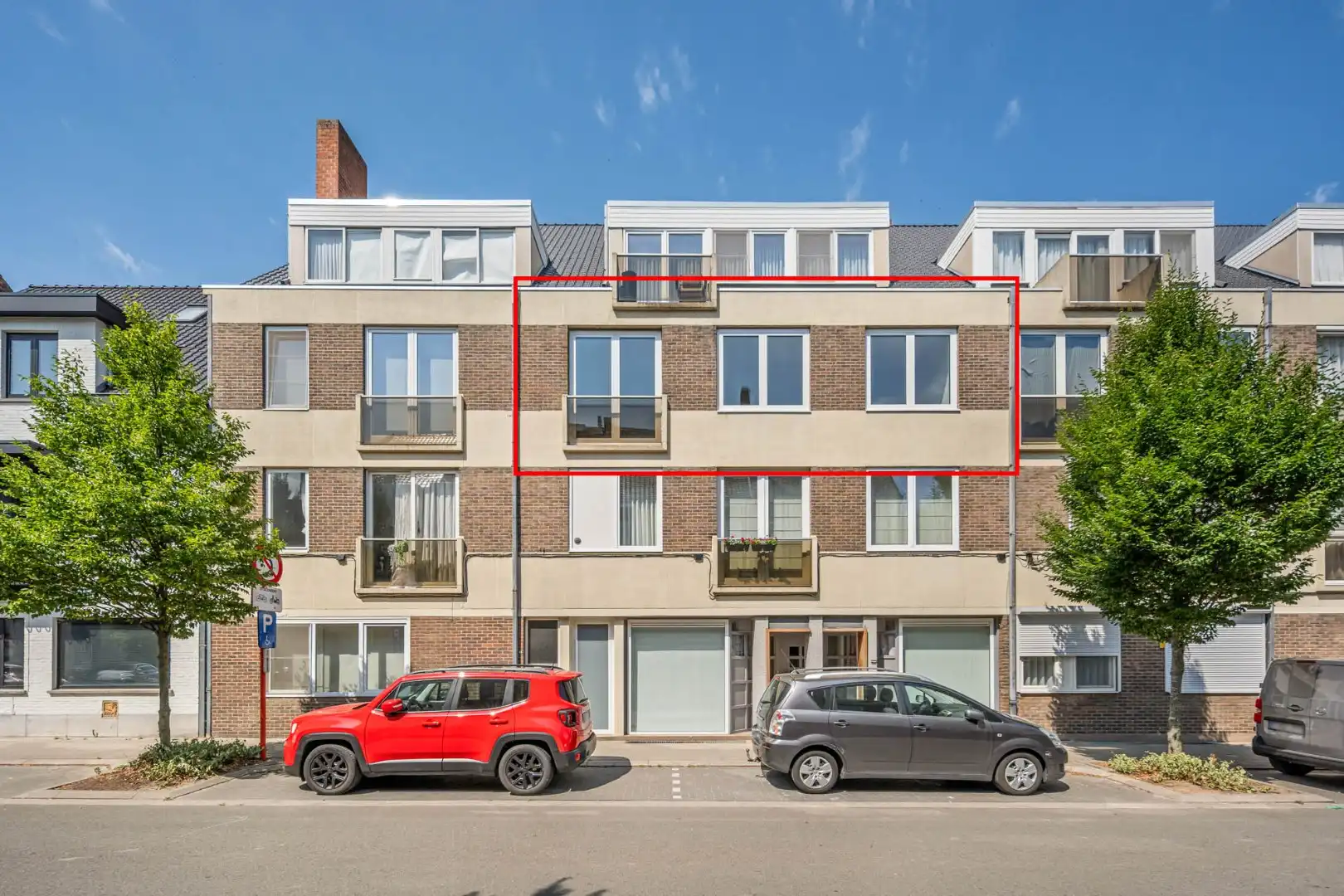 Instapklaar 3 slpk app., 117m², op wandelafstand van centrum foto {{pictureIndex}}