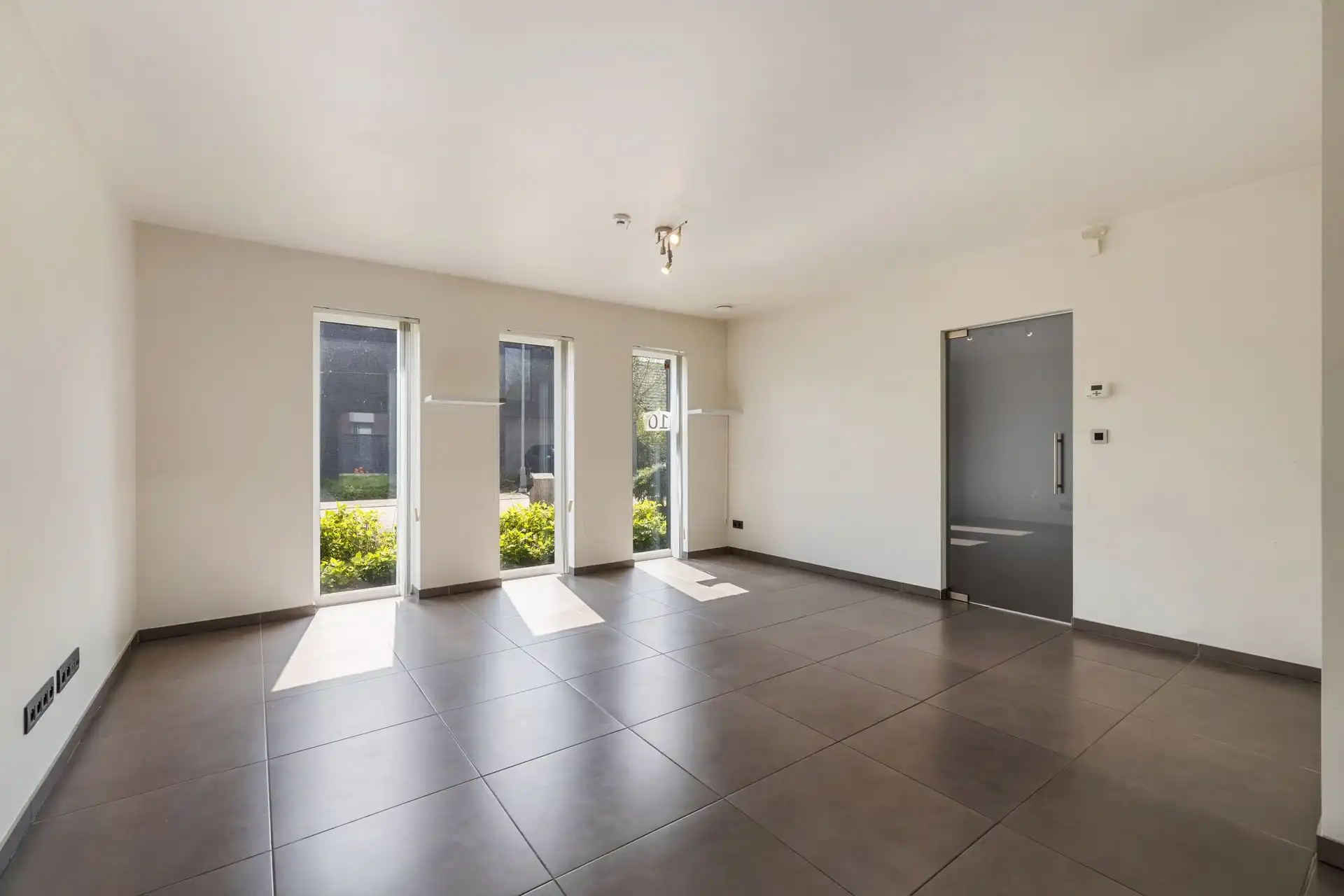 Ruime gezinswoning met 3 slaapkamers en 2 badkamers op een absolute toplocatie foto 3