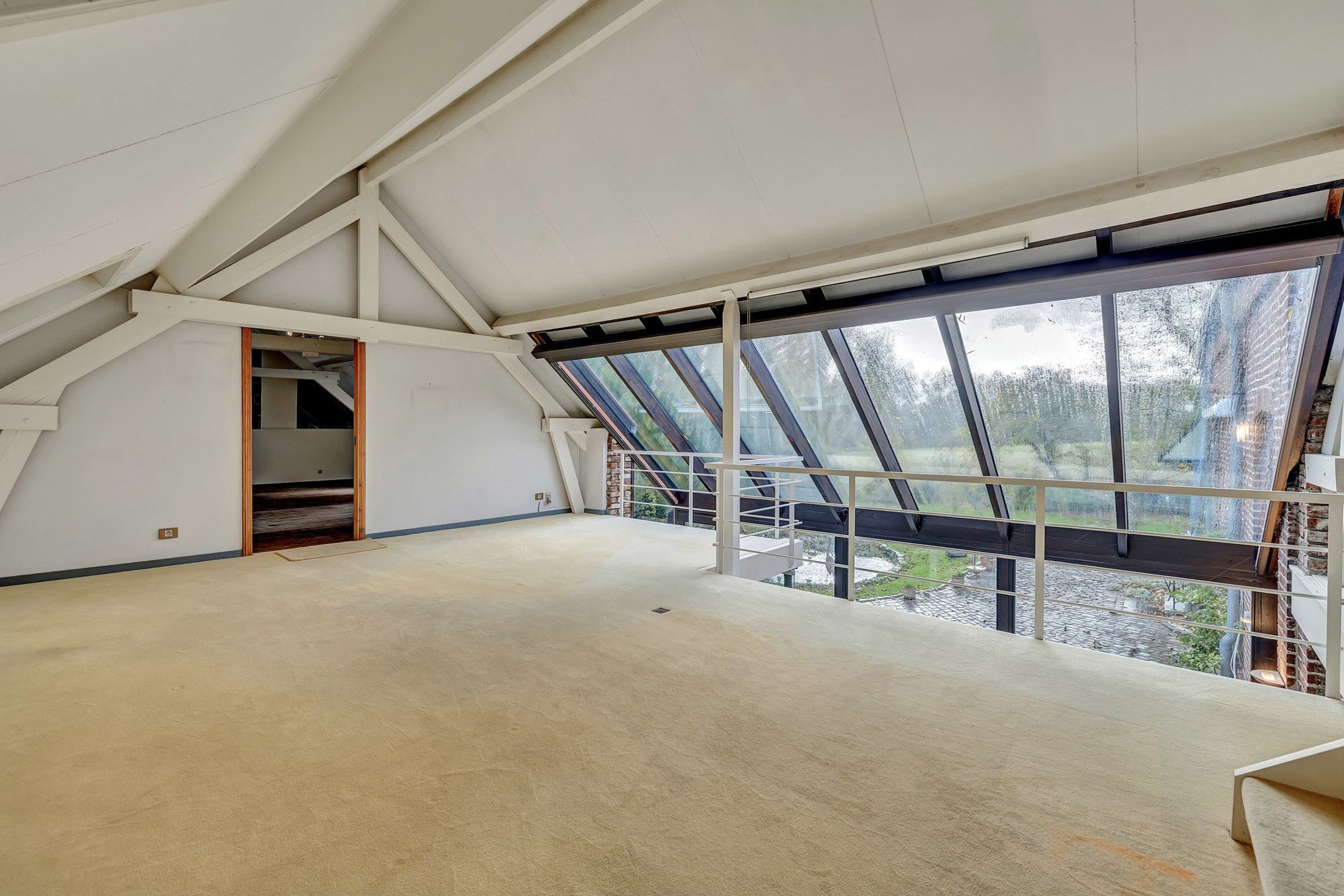 Fantastisch gerenoveerde hoeve met binnenzwembad foto 8