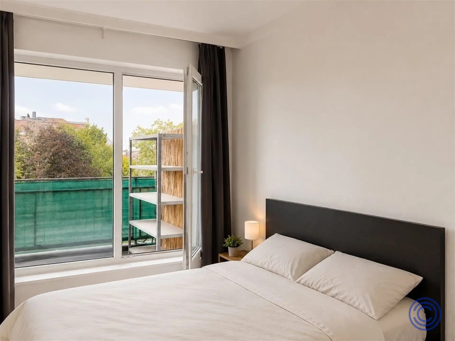Instapklaar 1-slpk appartement met terras aan het Zuidpark foto 7