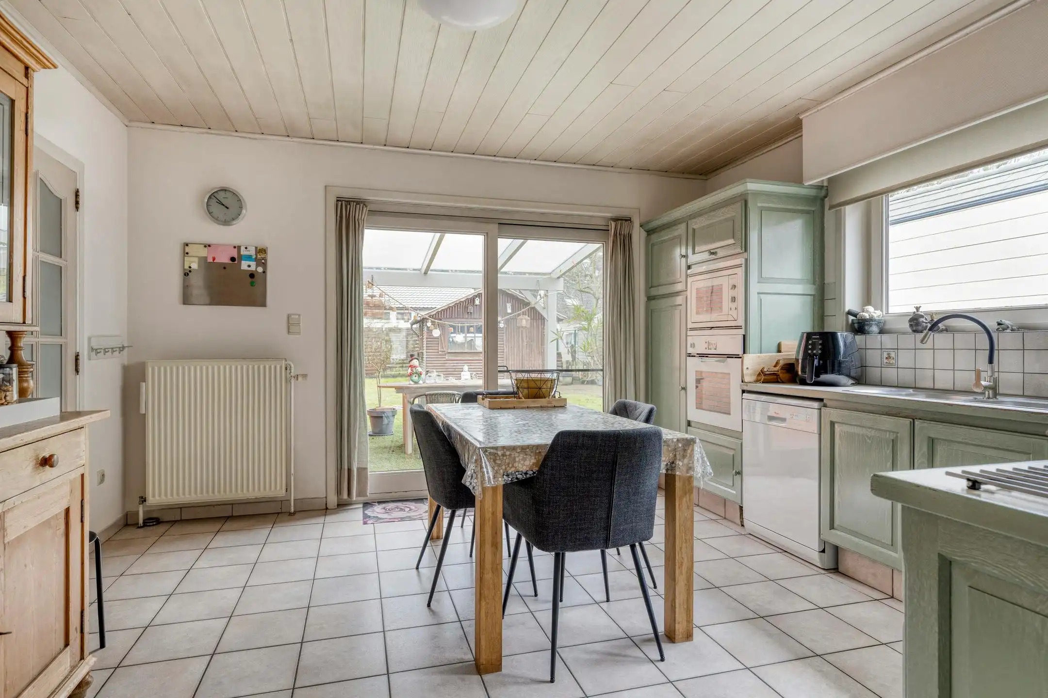 Bungalow met ruime garage te koop in Kemzeke foto 7