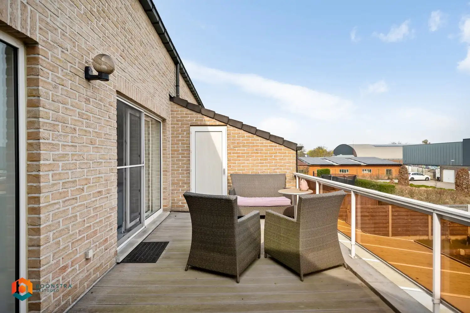 Ruim 3 slpkr app met terras en 2 garageboxen foto 10