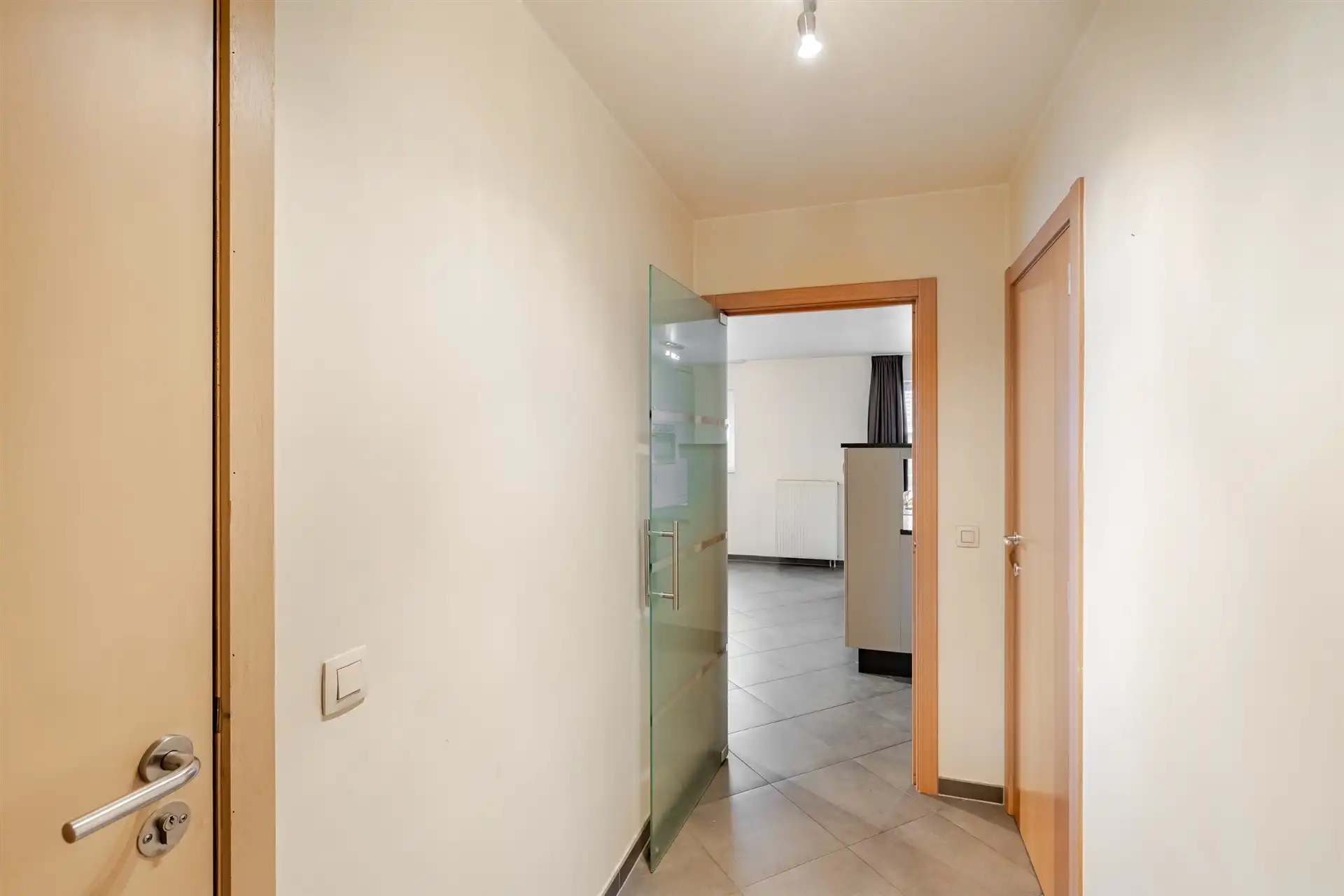 Ruim appartement met twee slaapkamers in het centrum van Aalst foto 2