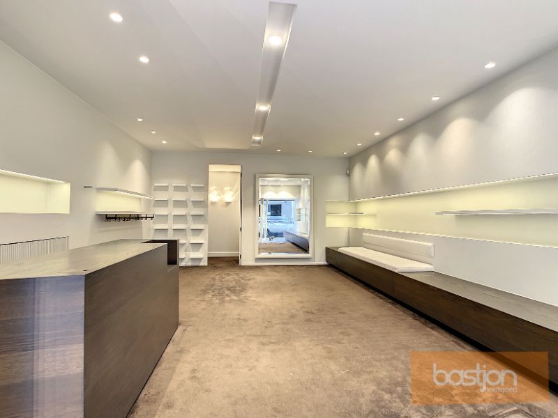 TE KOOP: Handelspand + Duplexappartement in hartje Kuurne foto 14