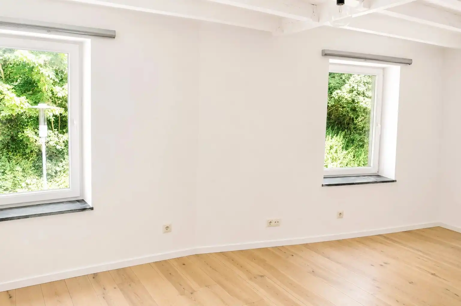 GEZELLIGE WONING MET 2 RUIME SLPK'S OP EEN RUSTIGE LOCATIE IN  BORGLOON foto 13