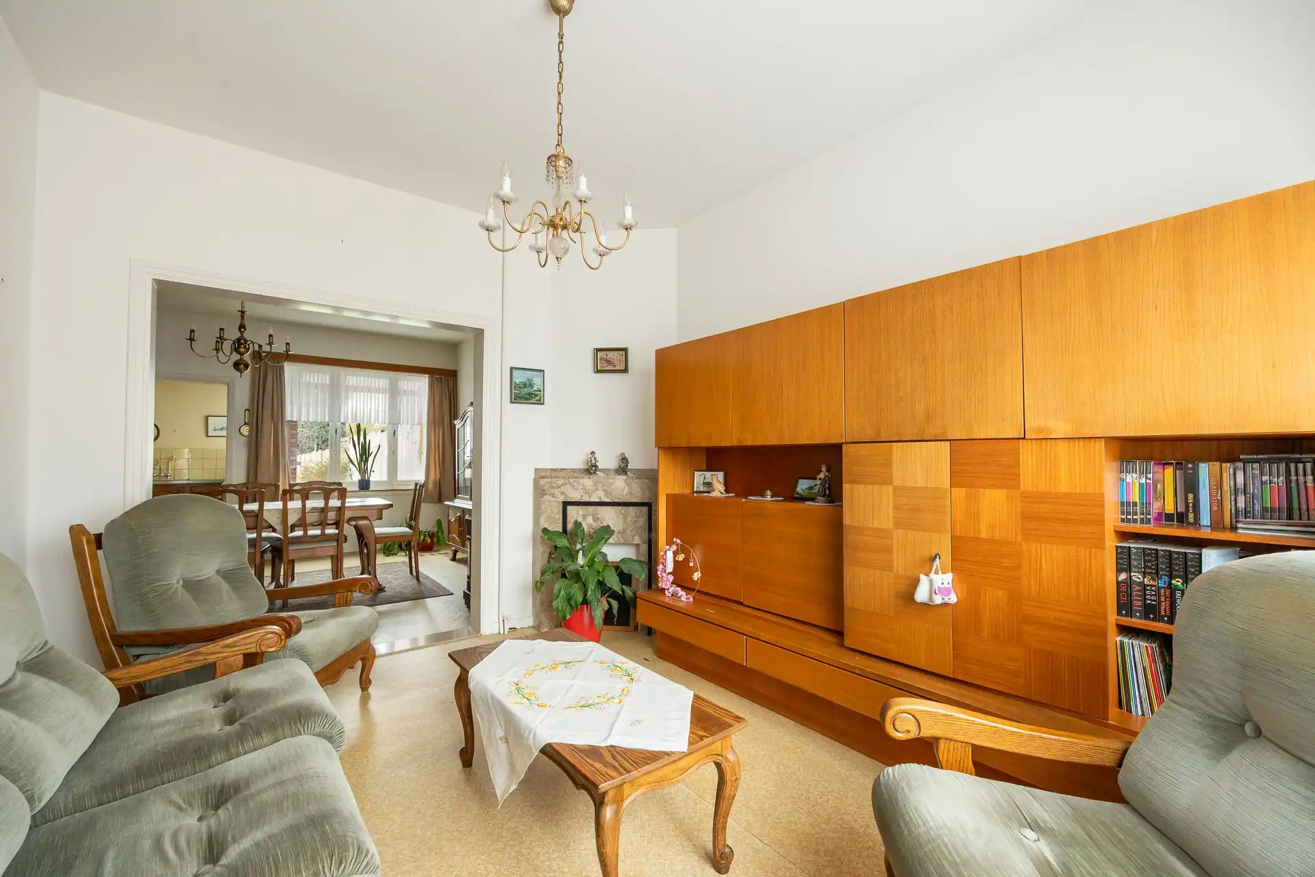 Te renoveren woning met potentieel in de Letterkundestraat! foto 5