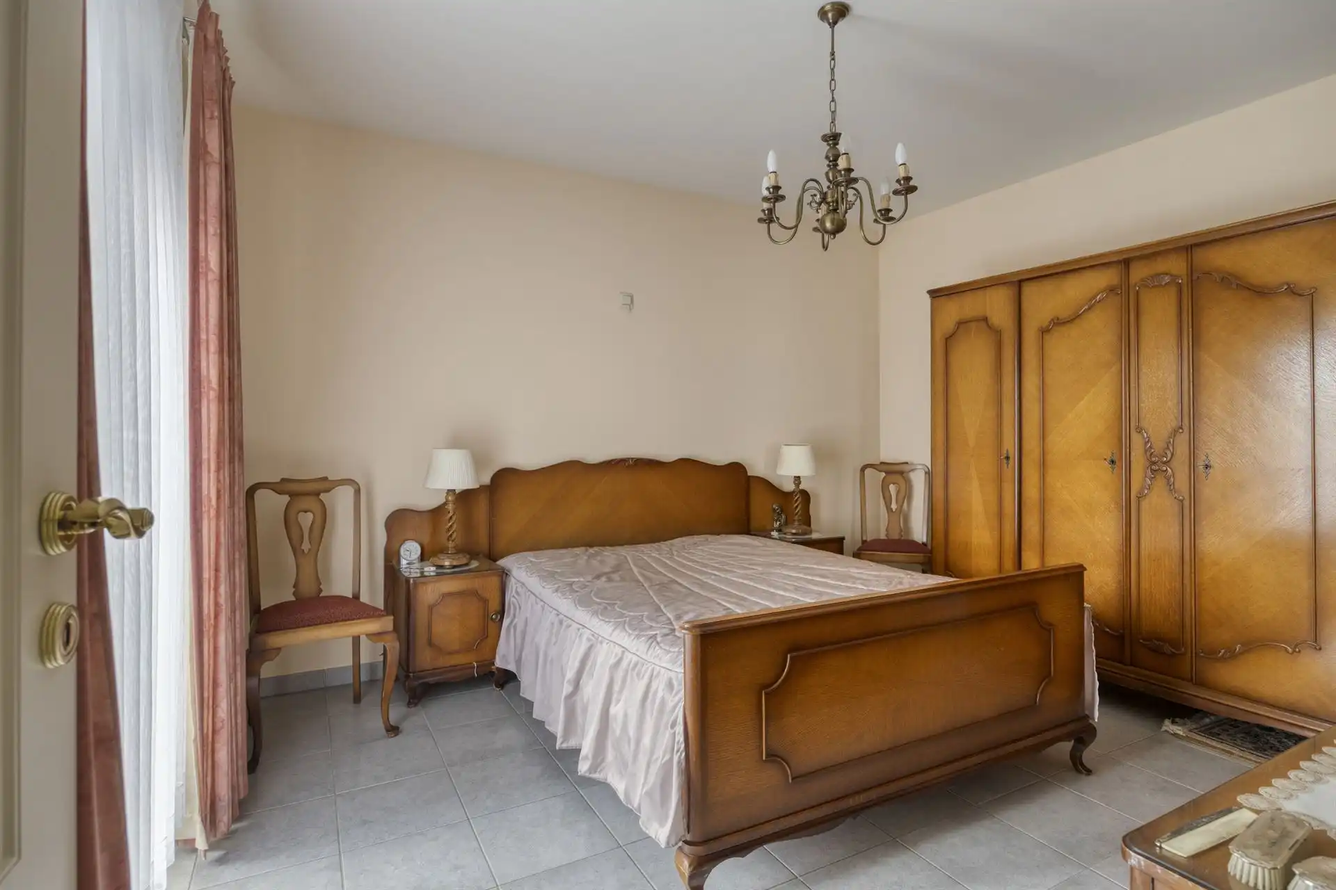 Instapklaar appartement met 3 slaapkamers, terras en garage foto 9