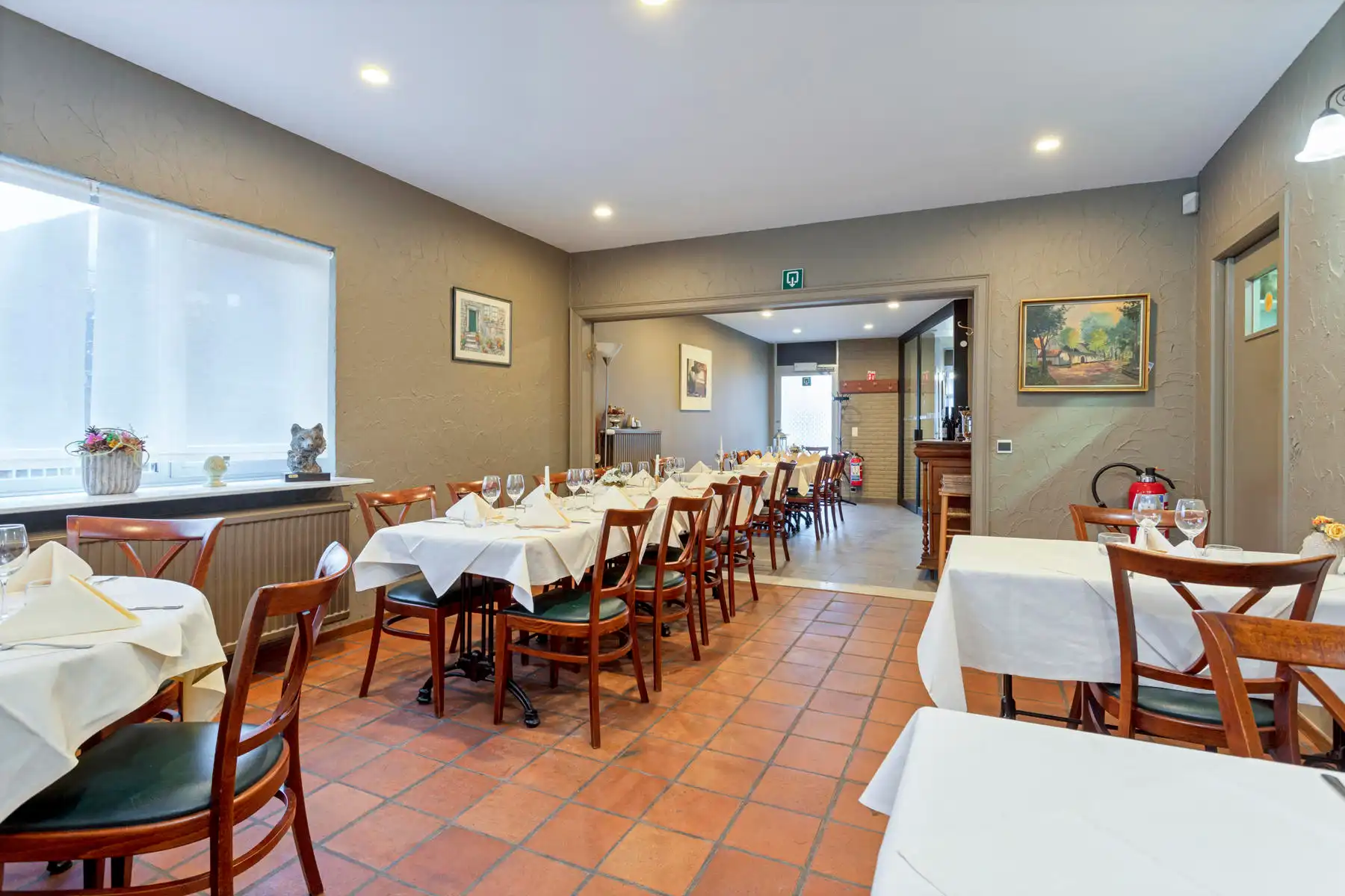 Ruim handelspand + 2 vakantiewoningen. foto 11